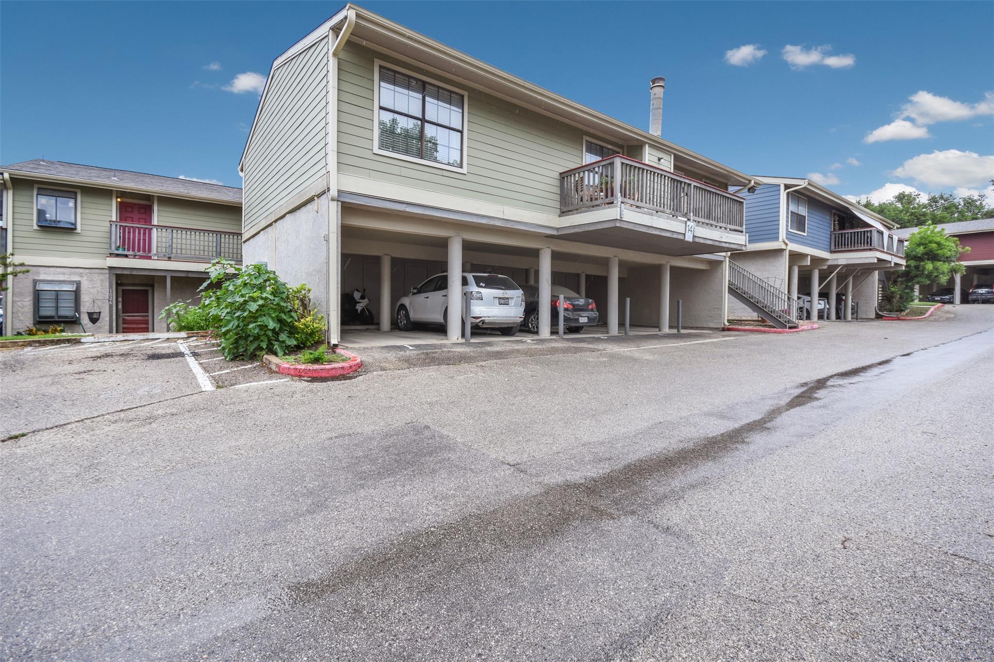 2215 POST Rd # 2024, Austin, TX 78704
