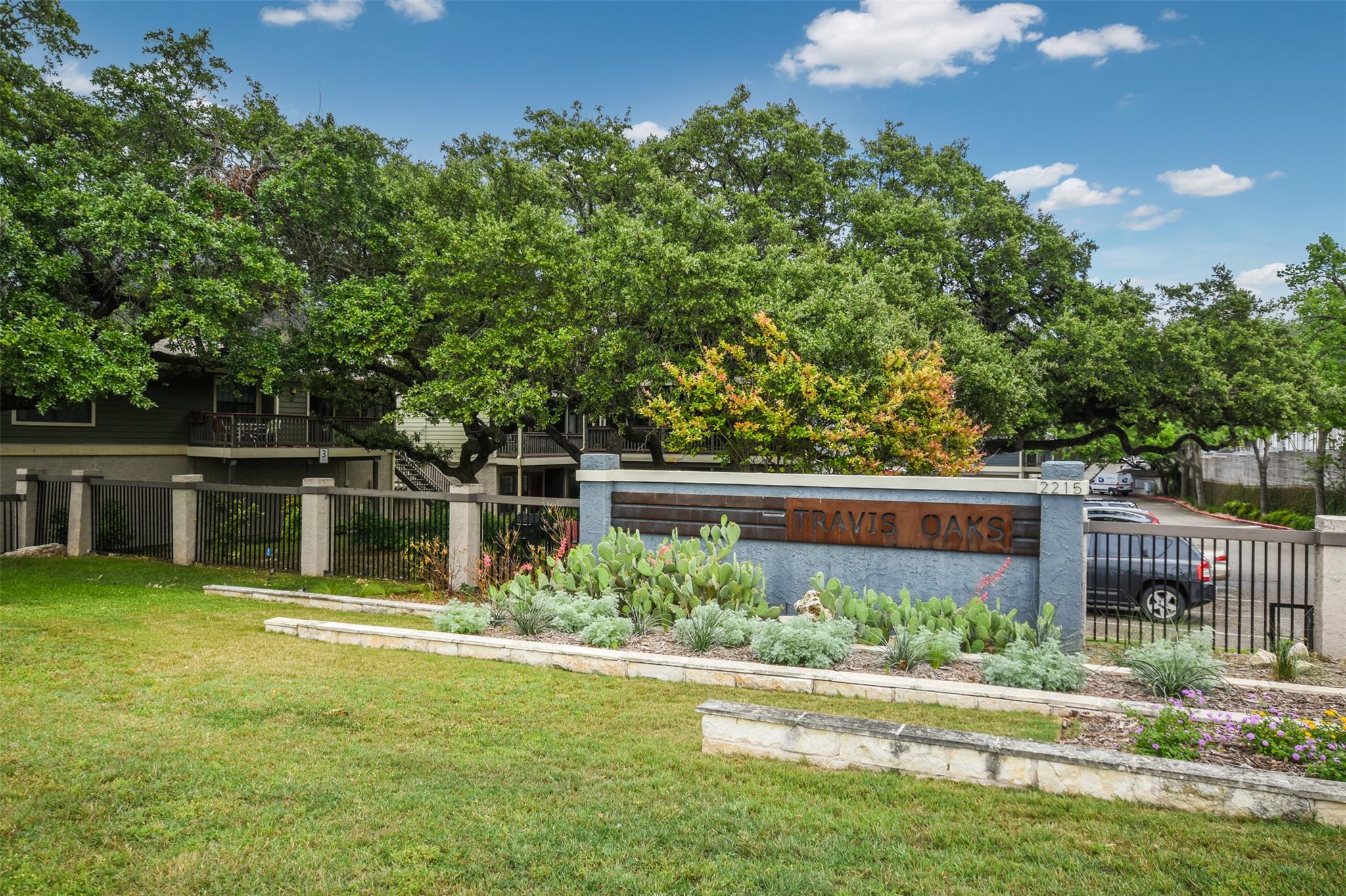 2215 POST Rd # 2024, Austin, TX 78704
