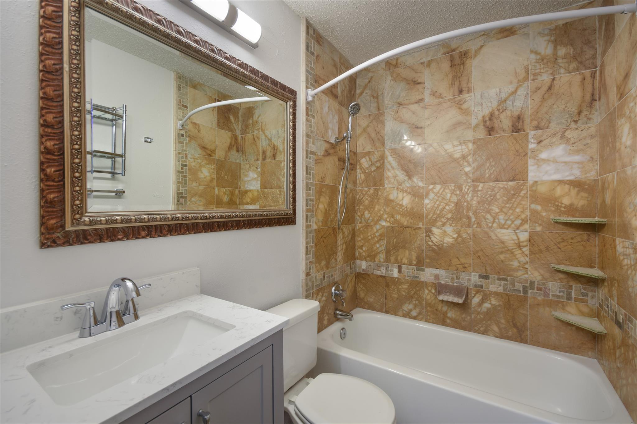 2215 POST Rd # 2024, Austin, TX 78704