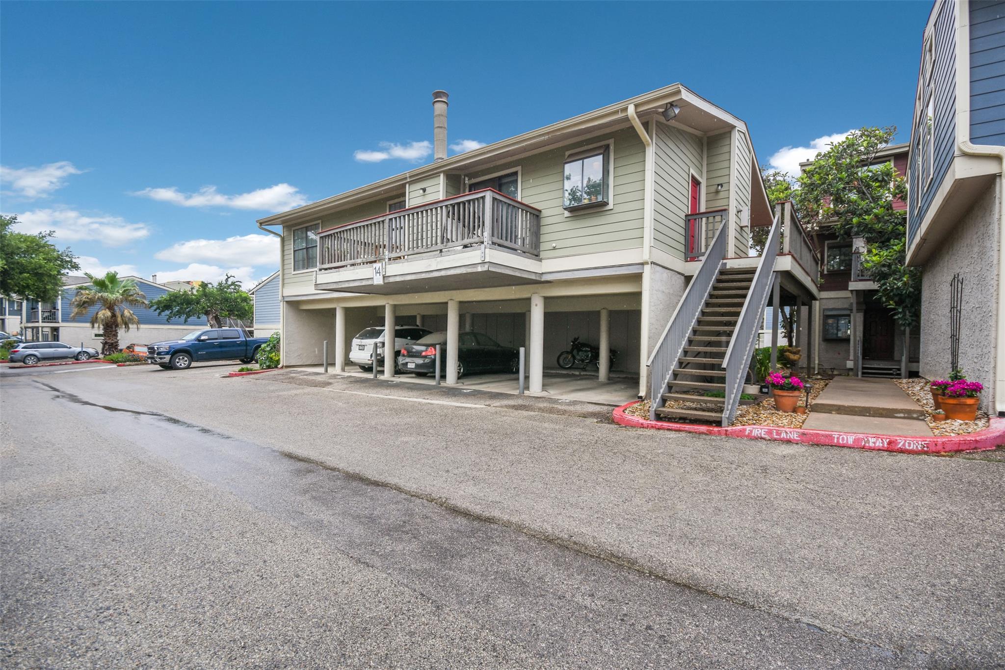 2215 POST Rd # 2024, Austin, TX 78704