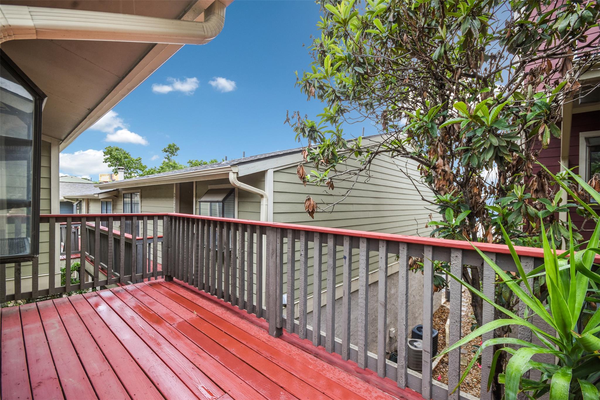 2215 POST Rd # 2024, Austin, TX 78704