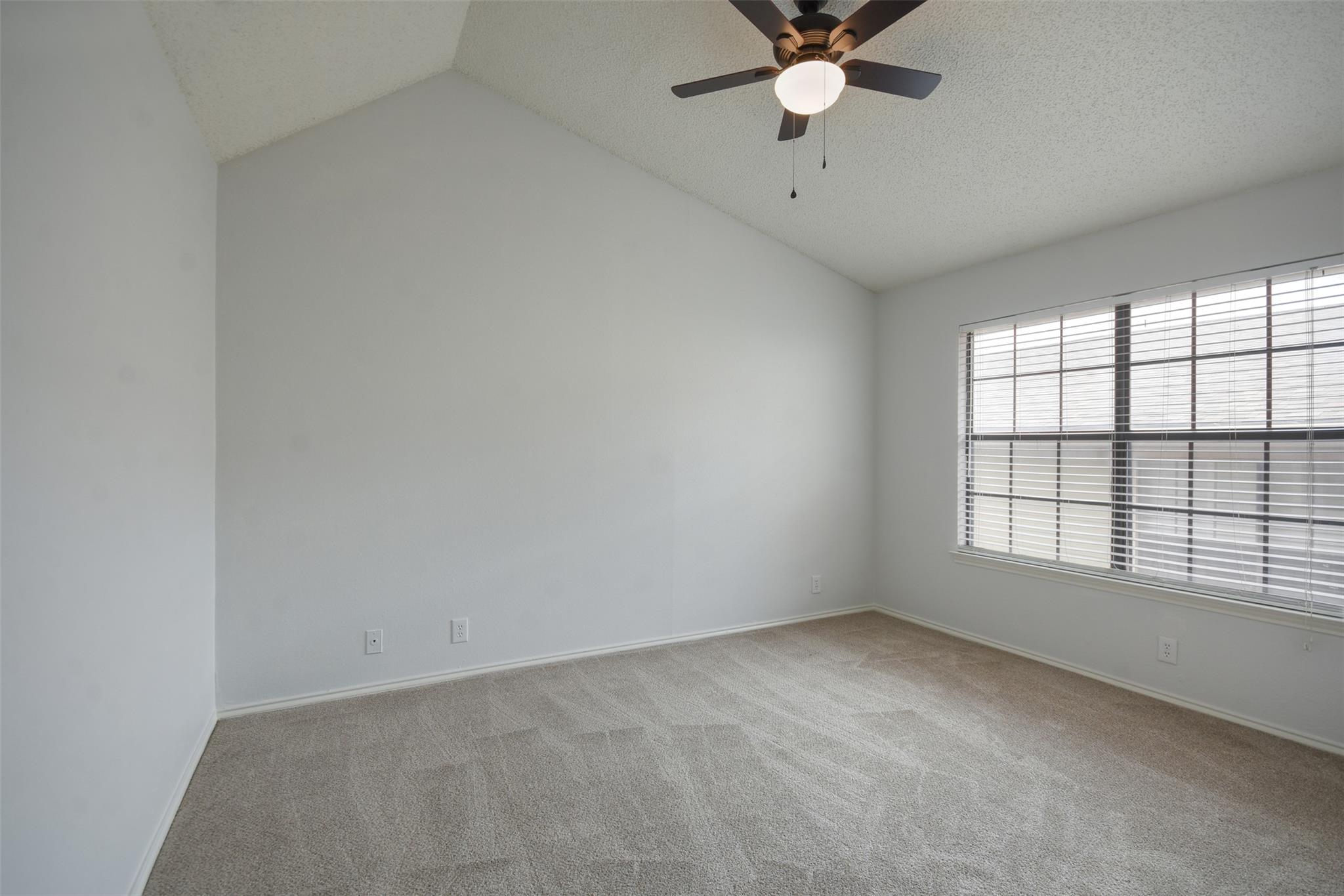 2215 POST Rd # 2024, Austin, TX 78704
