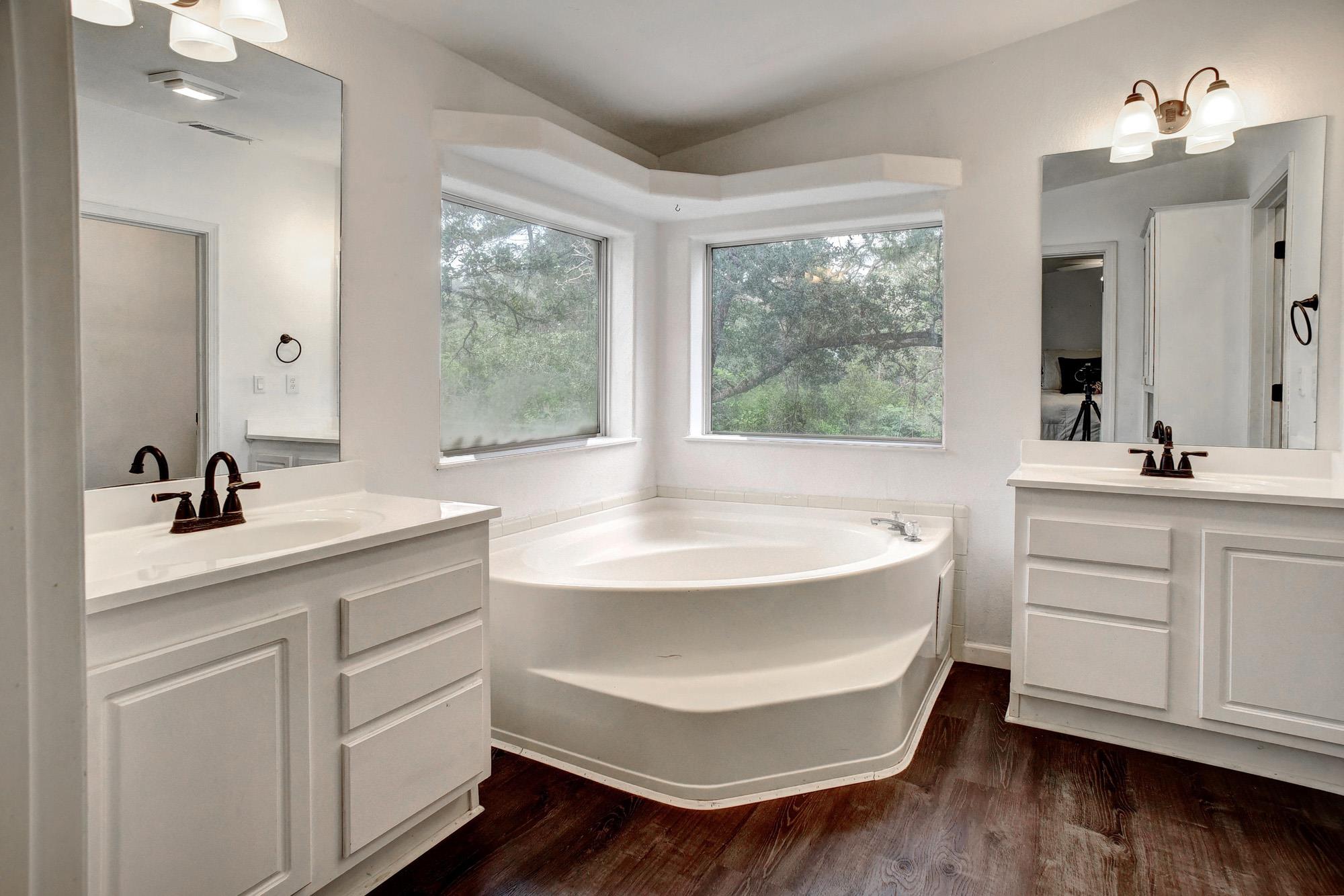 127 Serenity Dr, Bastrop, TX 78602