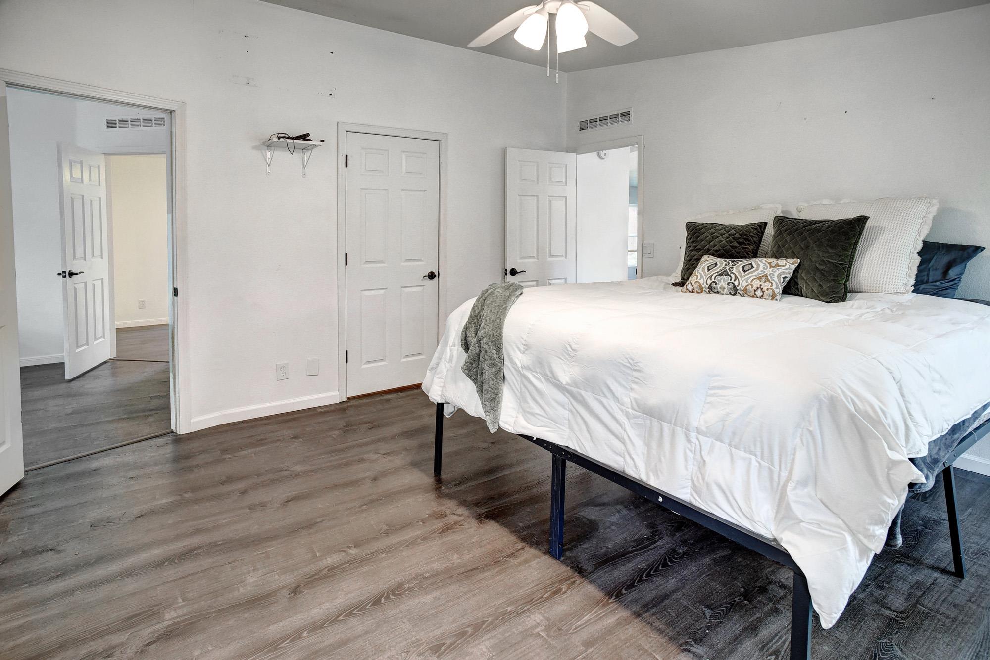 127 Serenity Dr, Bastrop, TX 78602