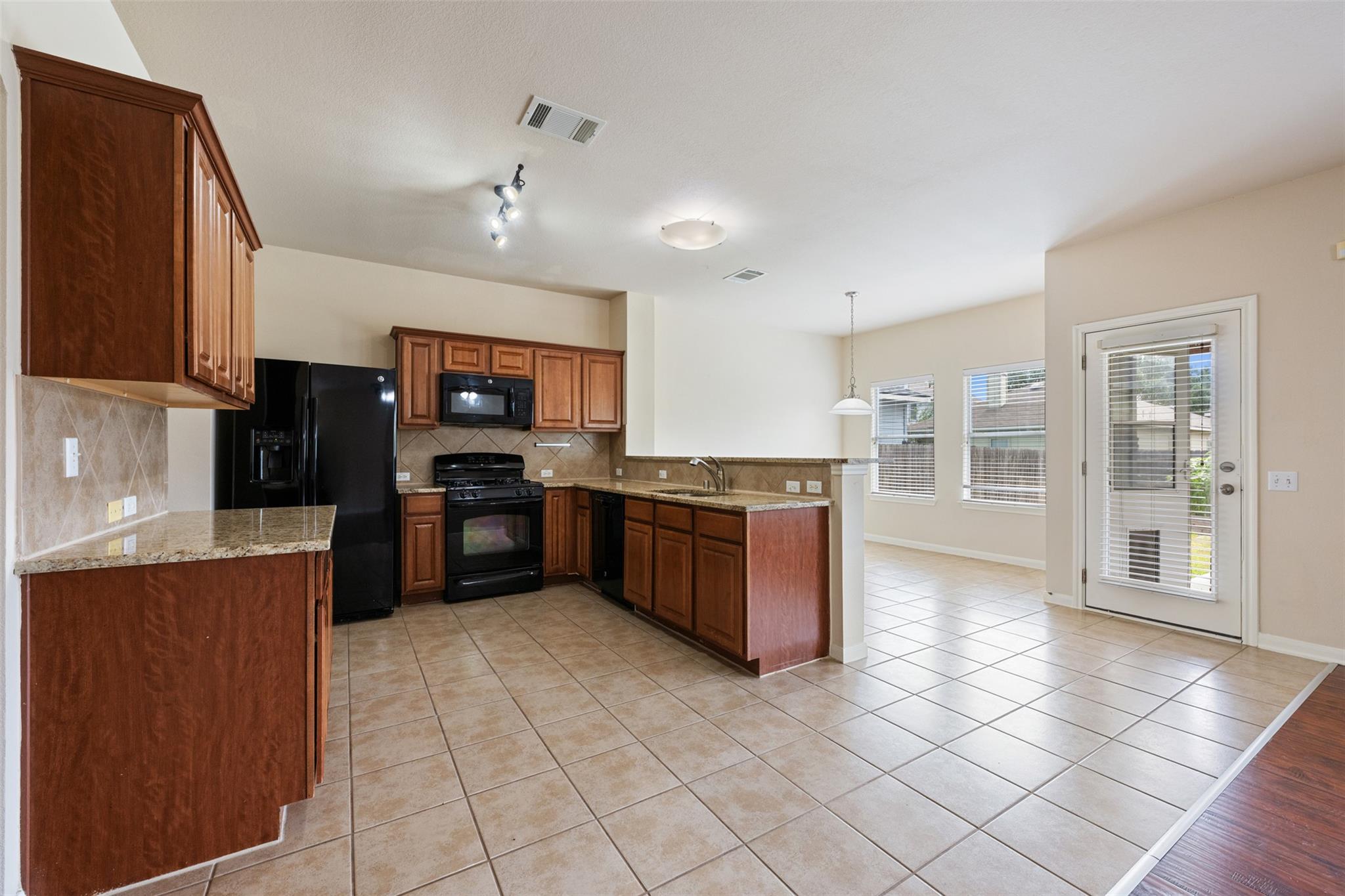 3825 Carbondale Ave, Austin, TX 78744