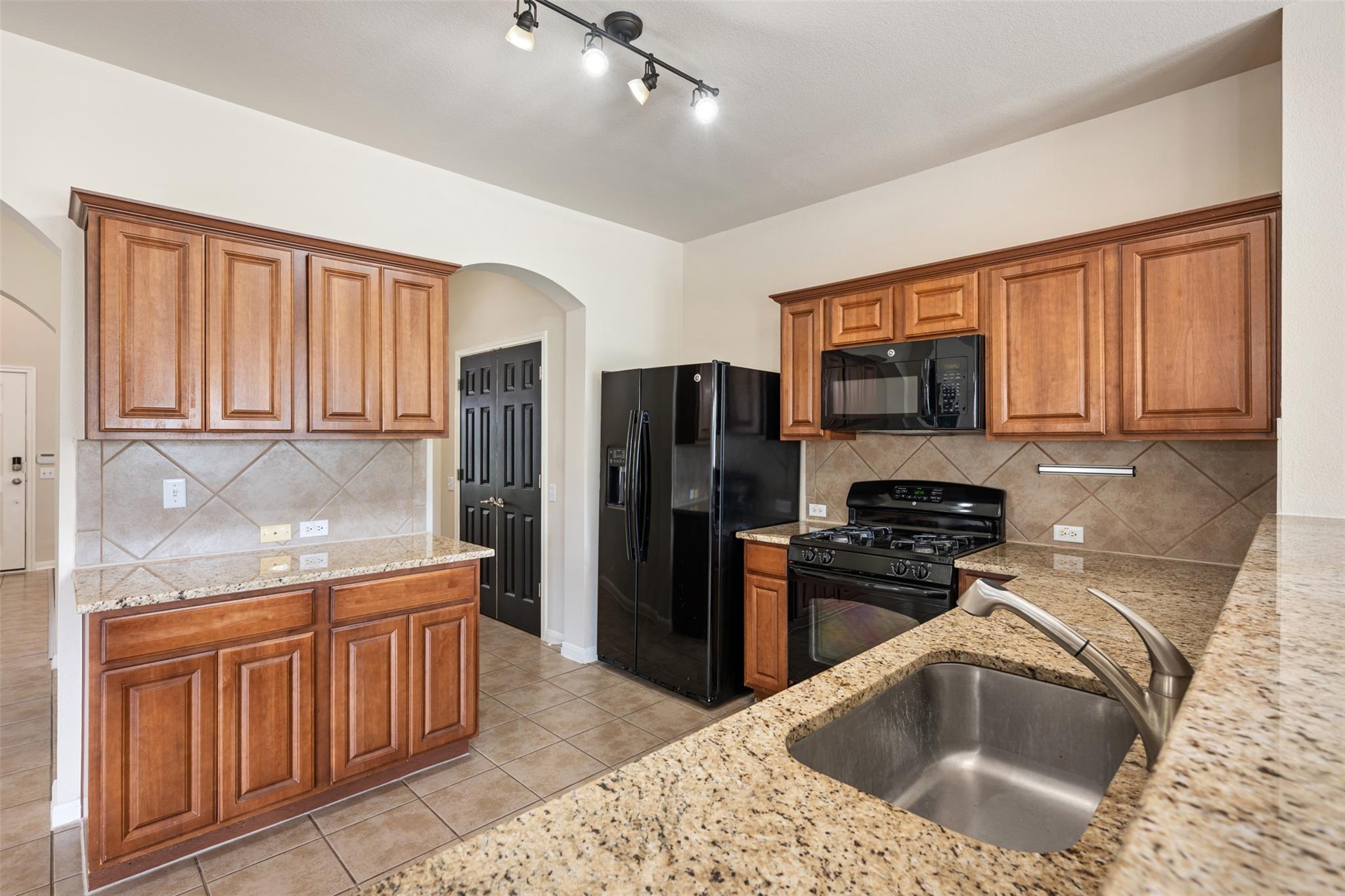 3825 Carbondale Ave, Austin, TX 78744