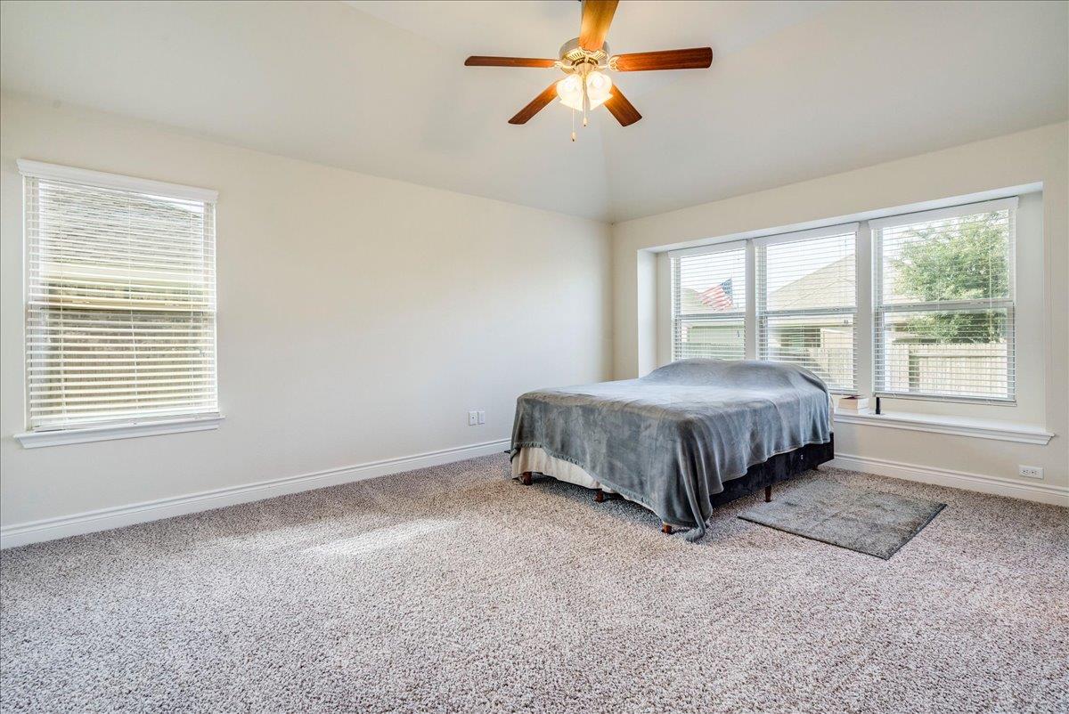 124 Compass Ln, Kyle, TX 78640