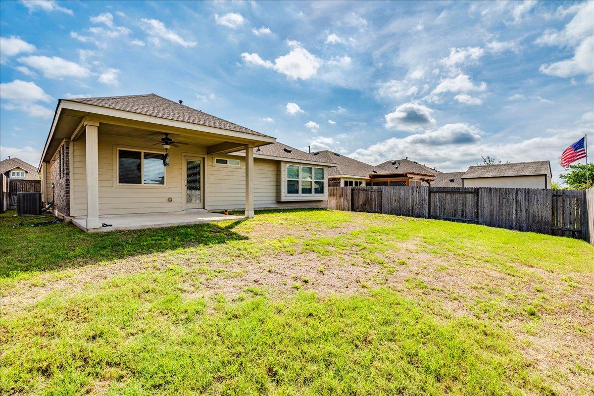 124 Compass Ln, Kyle, TX 78640