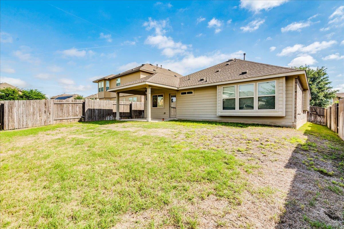 124 Compass Ln, Kyle, TX 78640