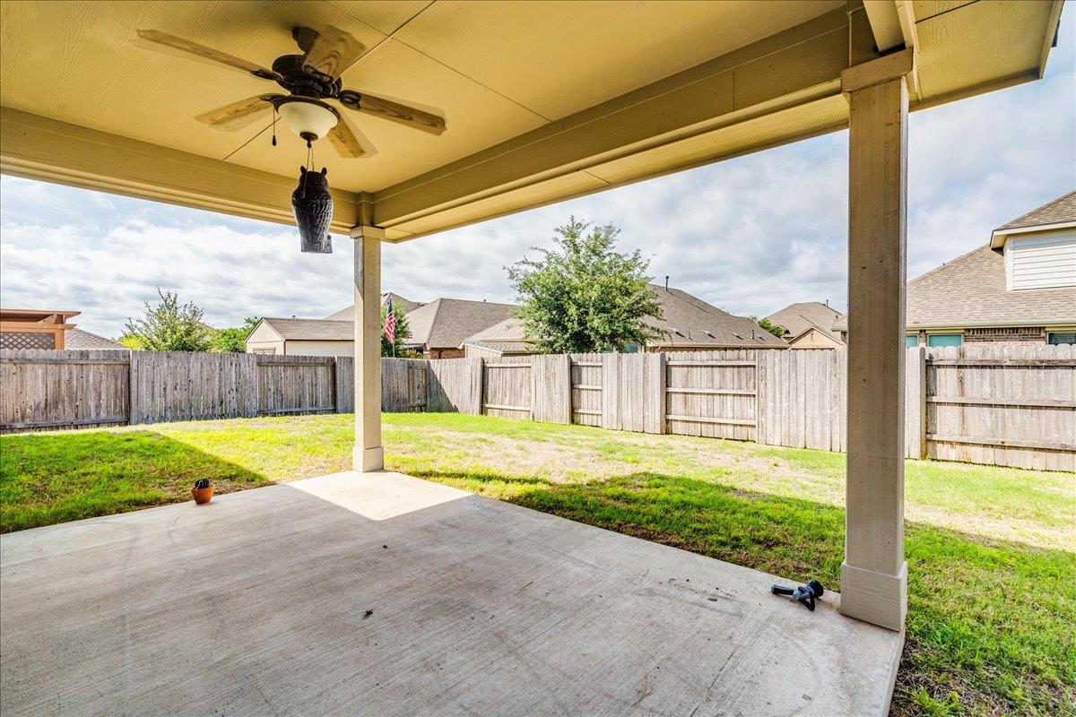124 Compass Ln, Kyle, TX 78640