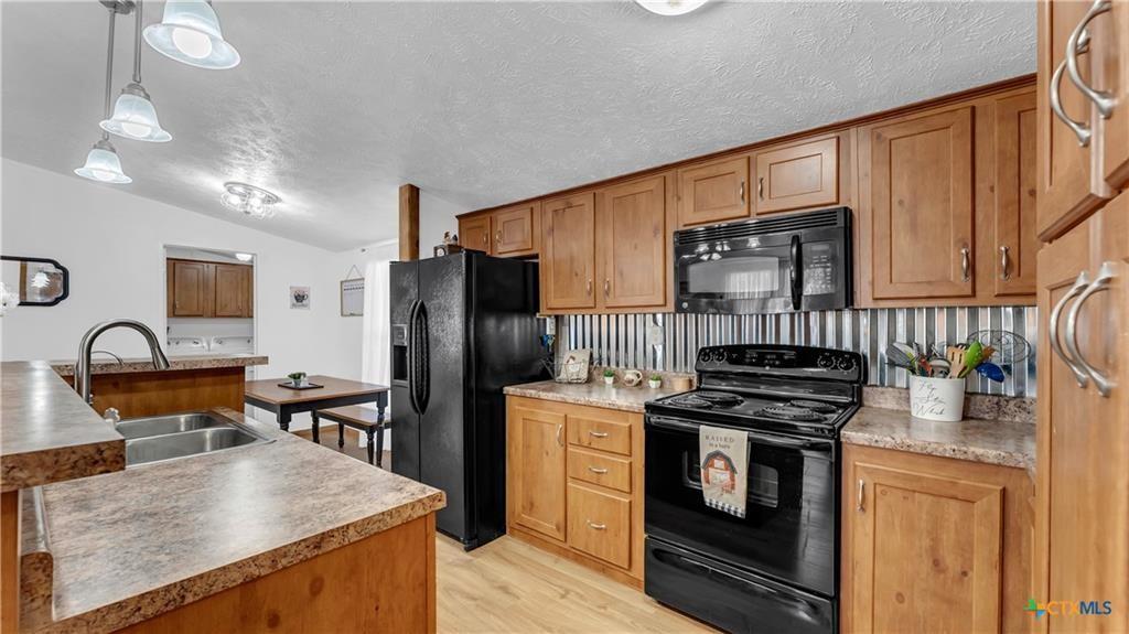 9902 County Road 210, Bertram, TX 78605
