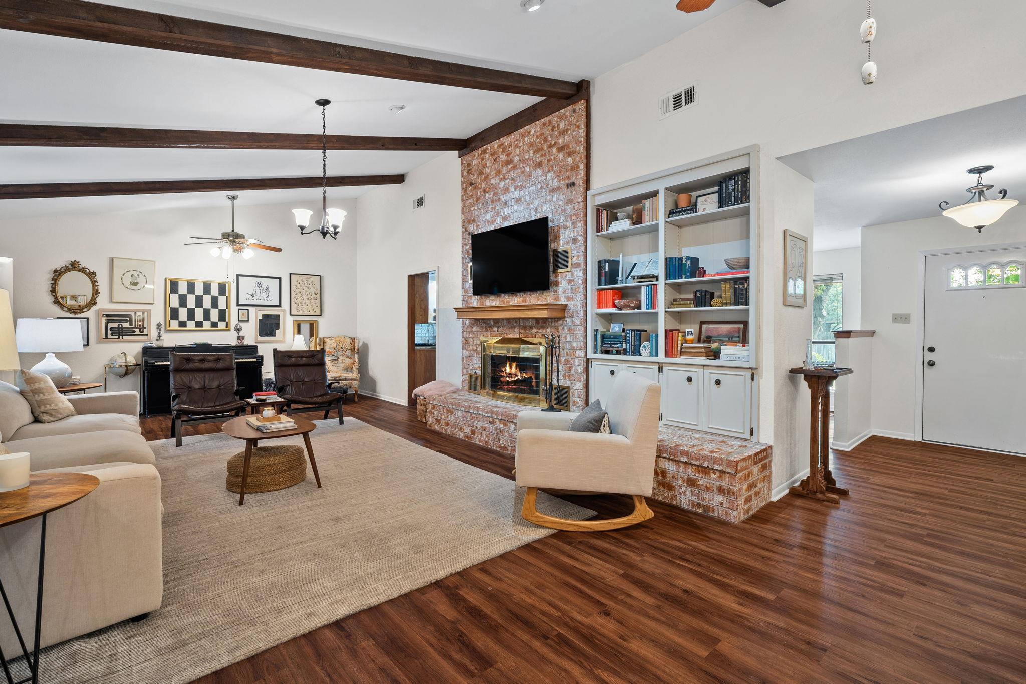 301 Tallwood Dr, Georgetown, TX 78628