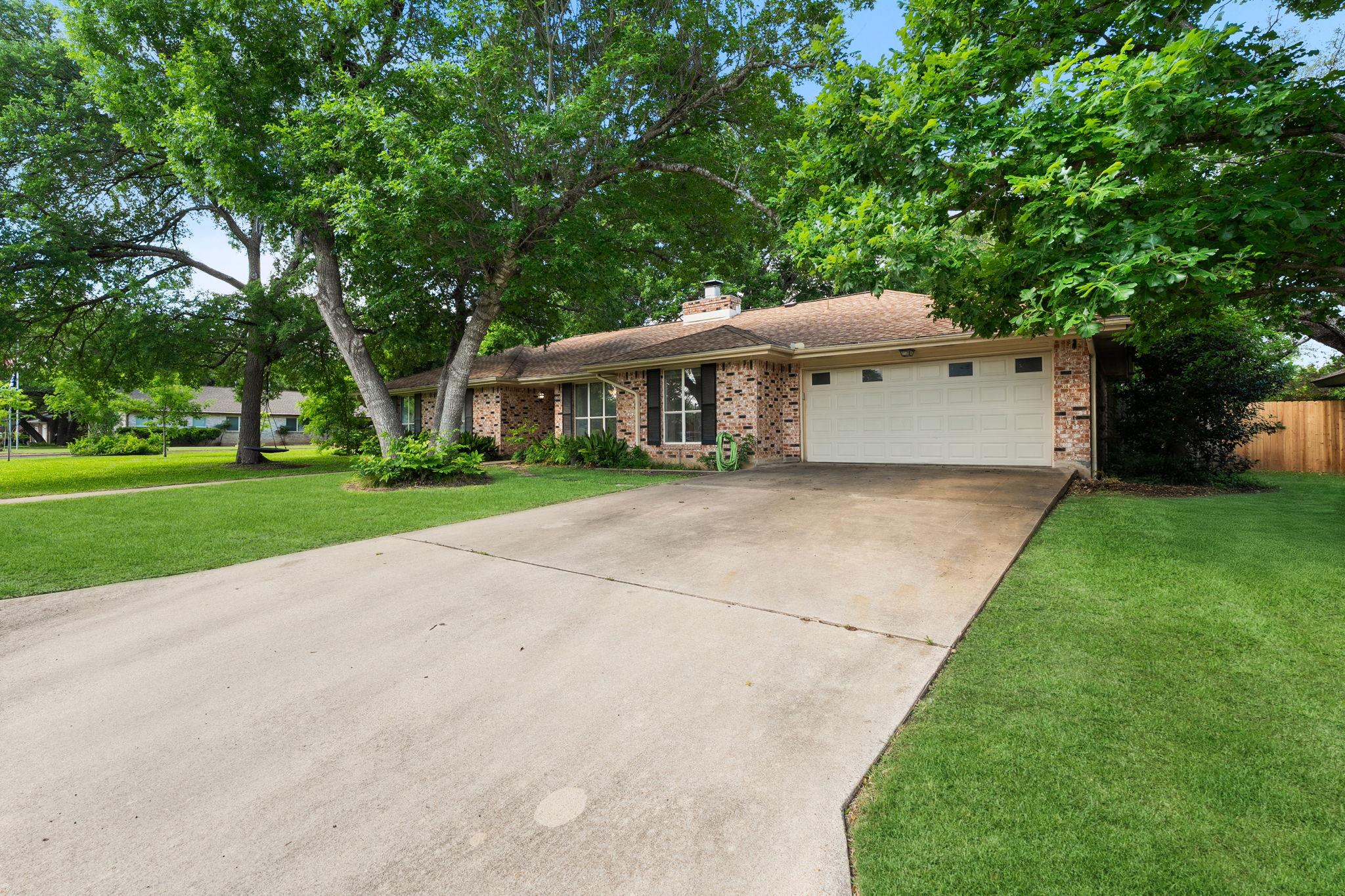 301 Tallwood Dr, Georgetown, TX 78628
