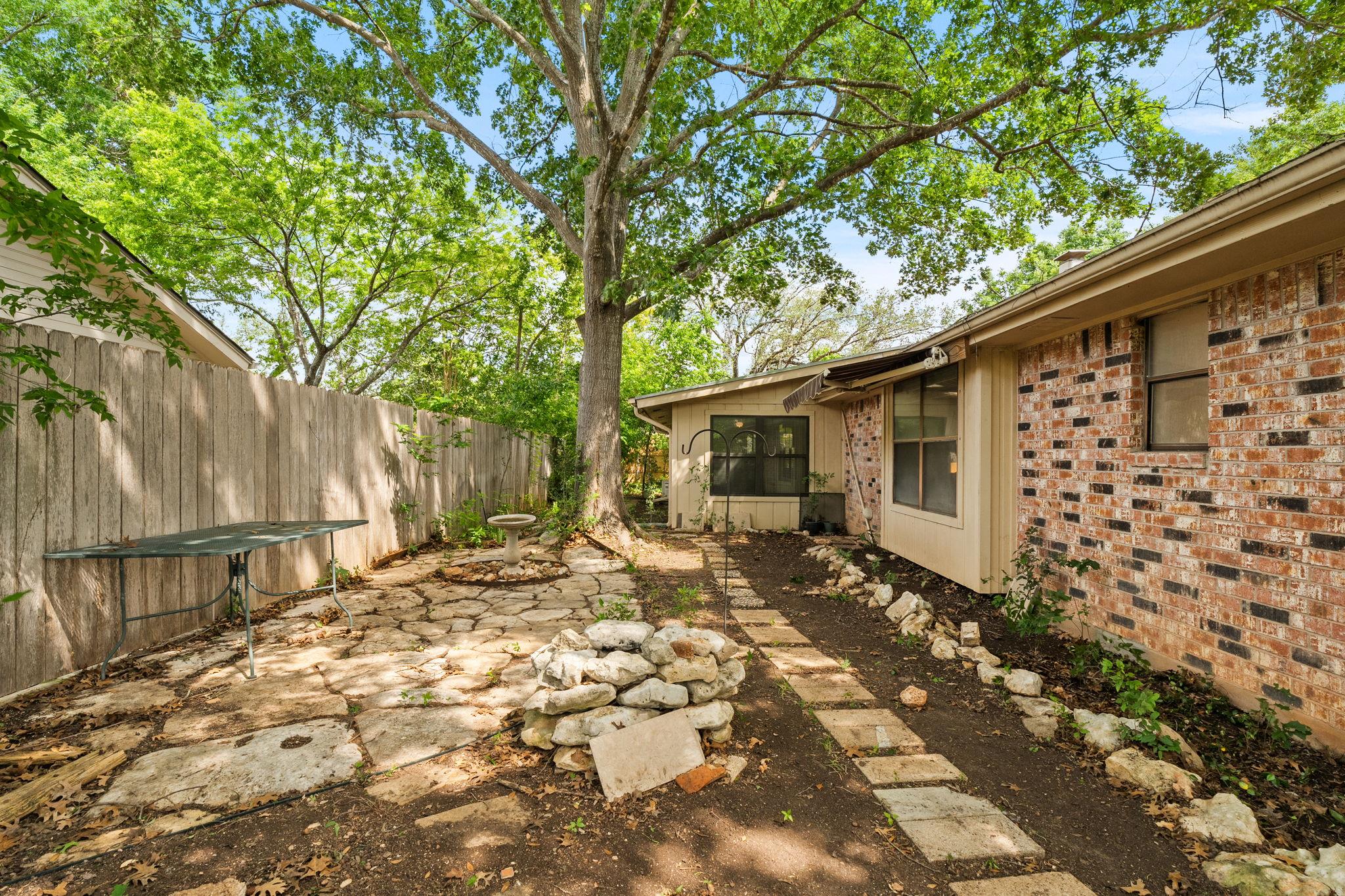 301 Tallwood Dr, Georgetown, TX 78628