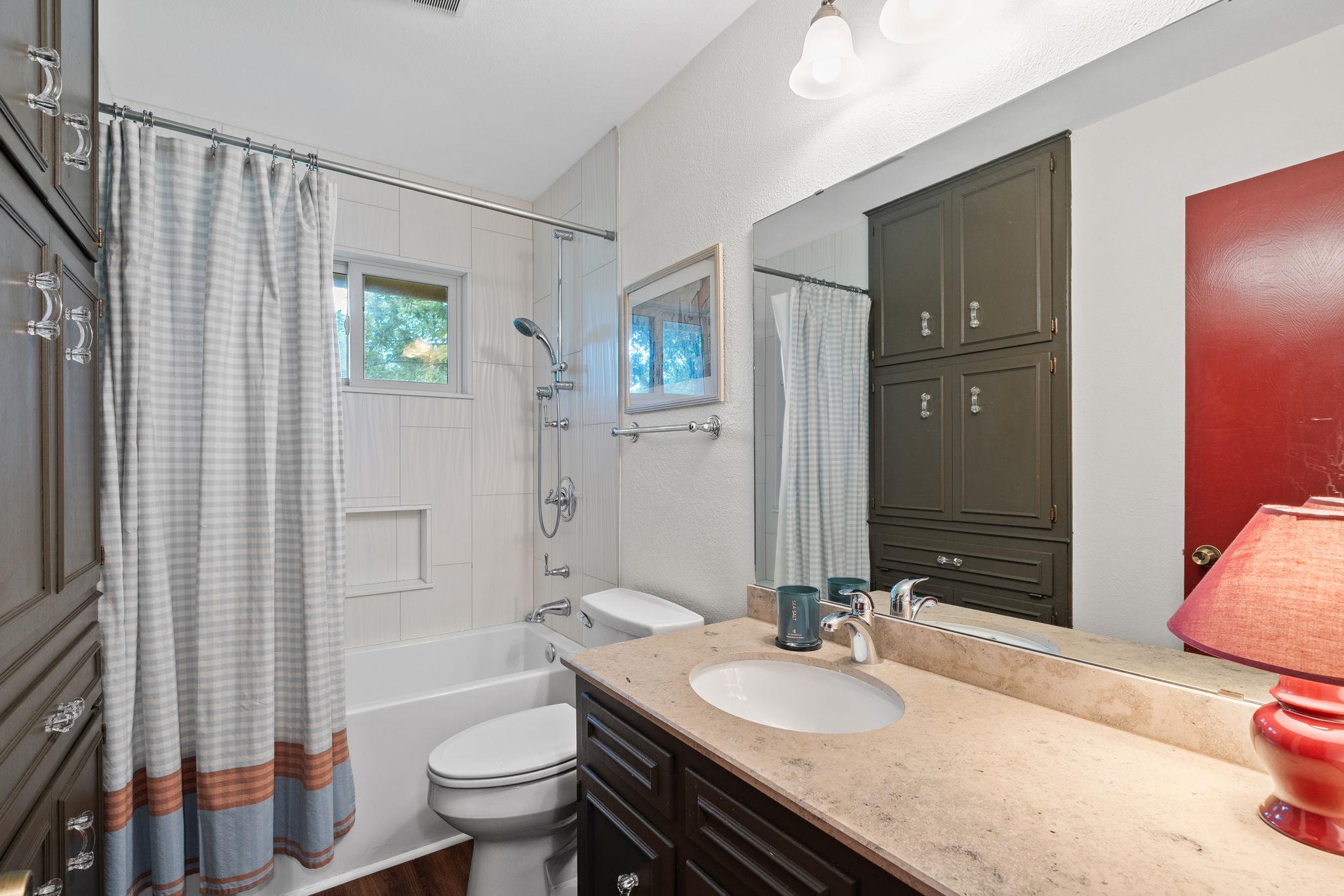 301 Tallwood Dr, Georgetown, TX 78628
