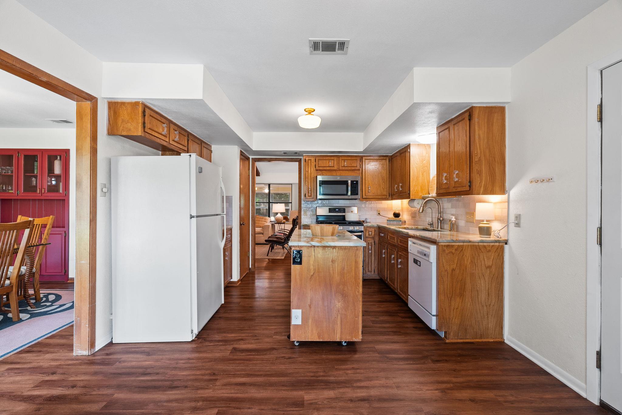 301 Tallwood Dr, Georgetown, TX 78628