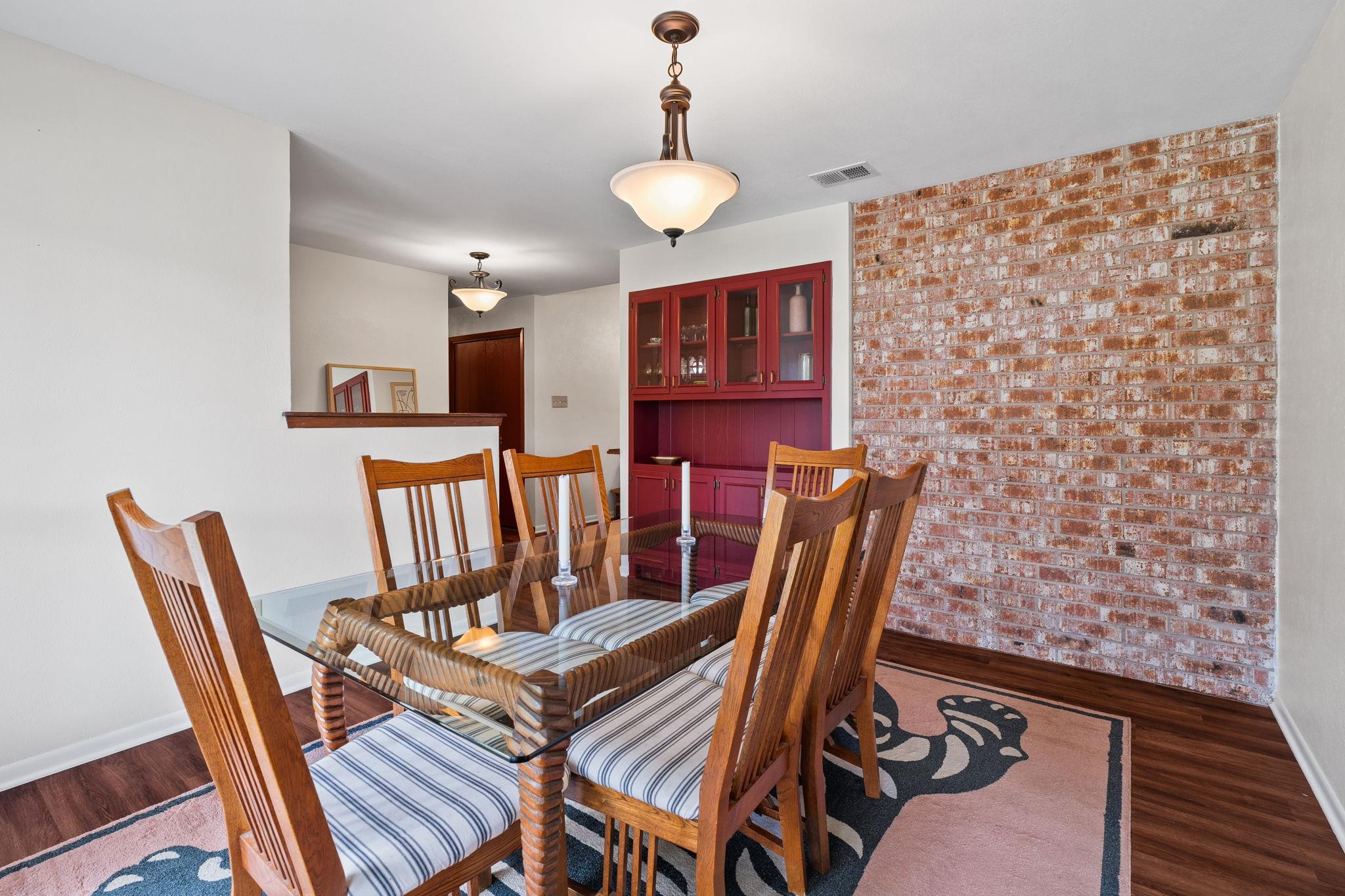 301 Tallwood Dr, Georgetown, TX 78628