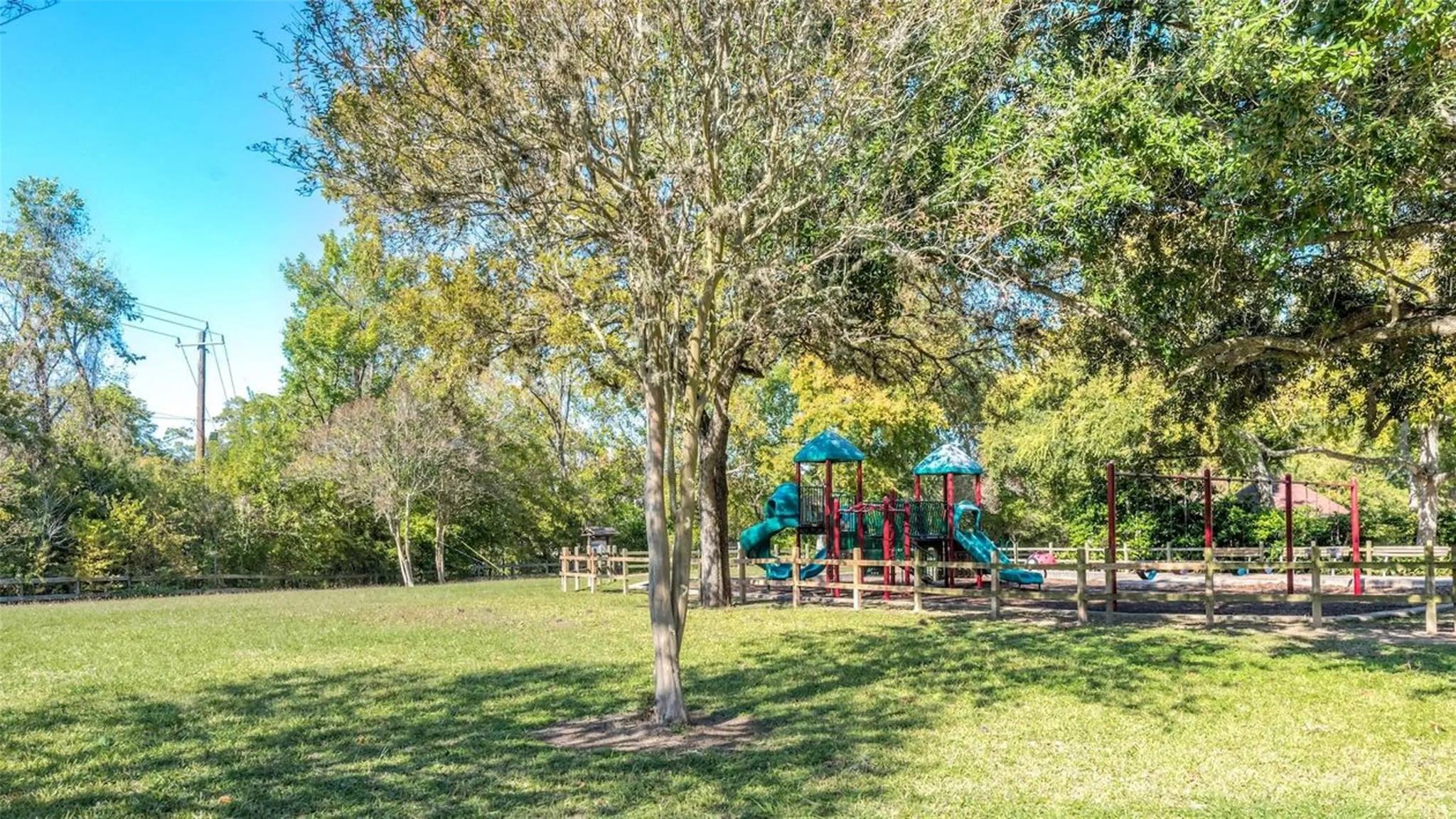 8003 Woodway Dr # 111, Houston, TX 77063