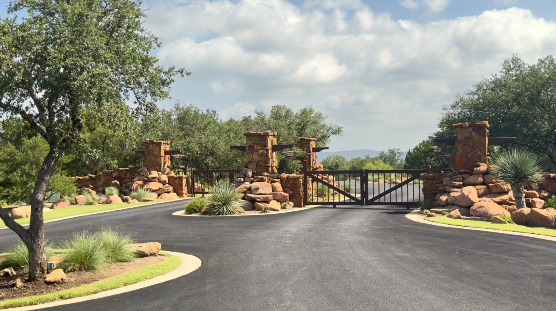 308 Peninsula Dr, Burnet, TX 78611