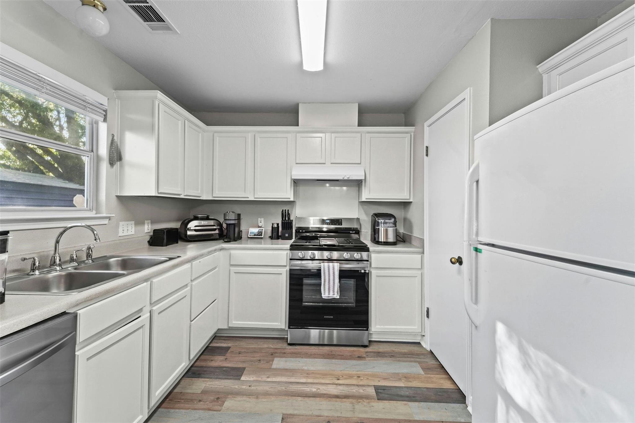 9000 Wellesley Dr, Austin, TX 78754