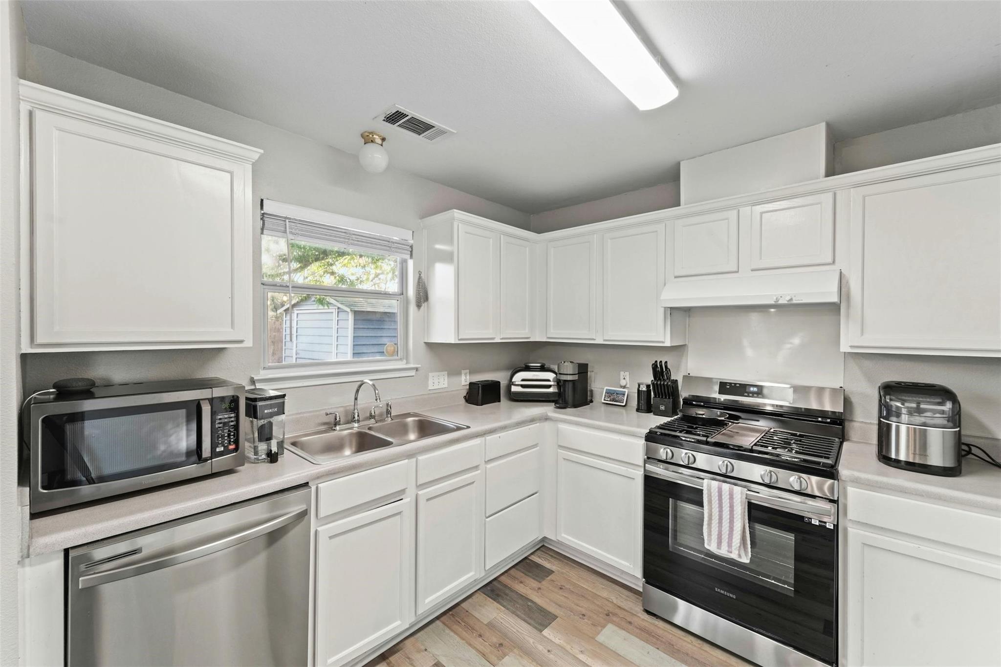 9000 Wellesley Dr, Austin, TX 78754
