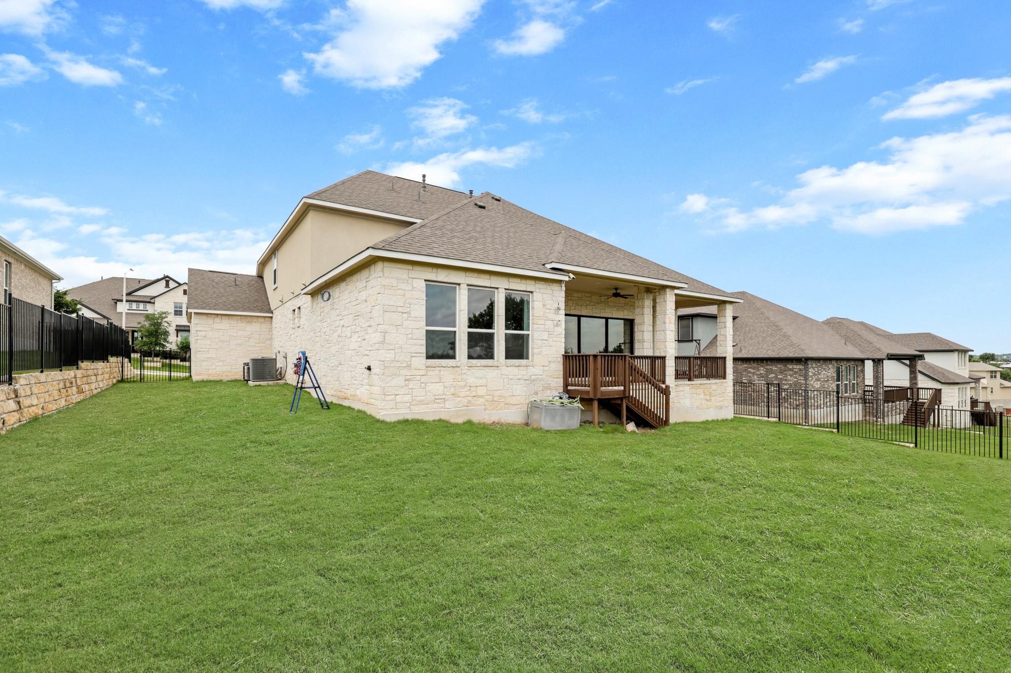 712 Palamos Dr, Leander, TX 78641