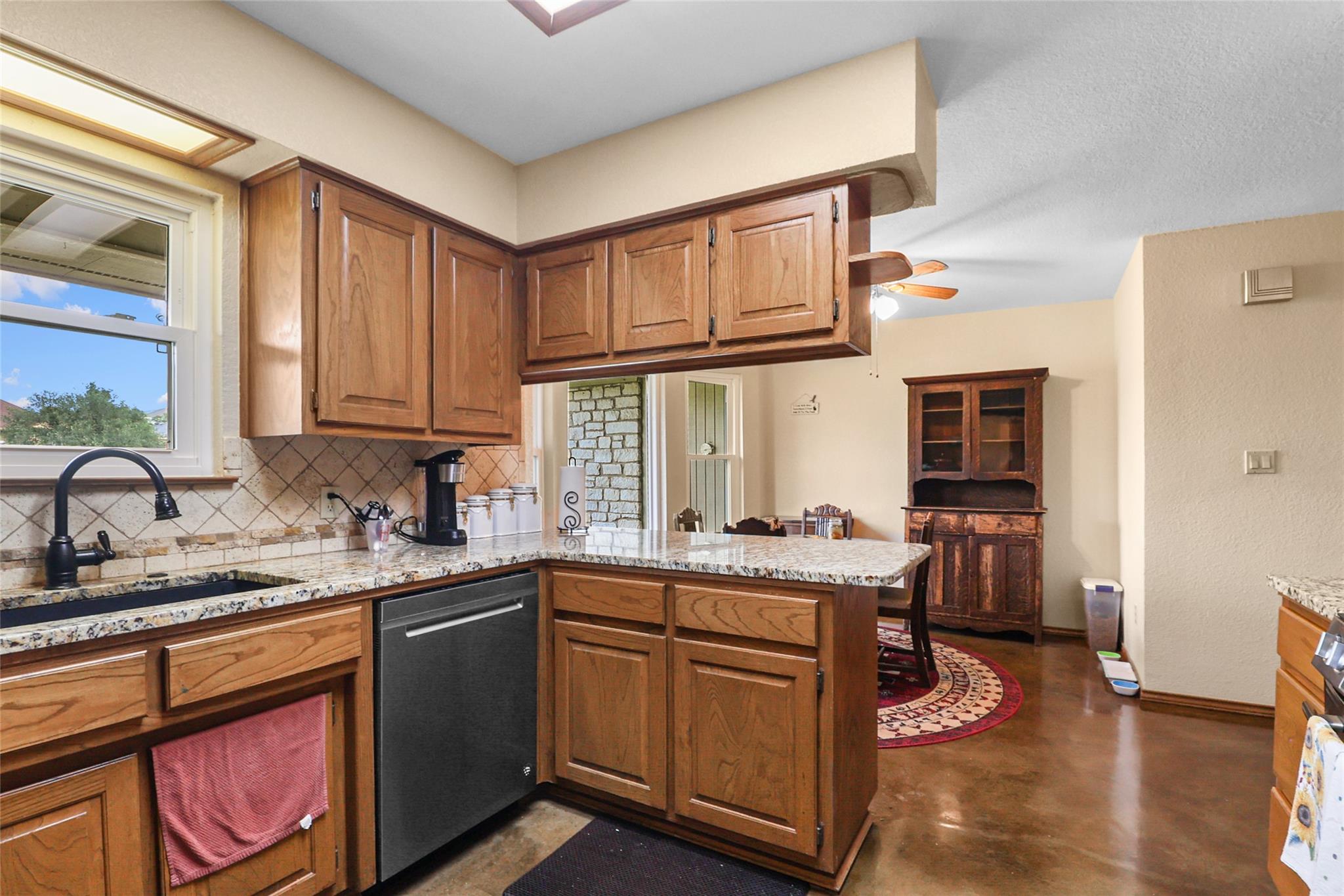 1304 Sunset Dr, Marble Falls, TX 78654