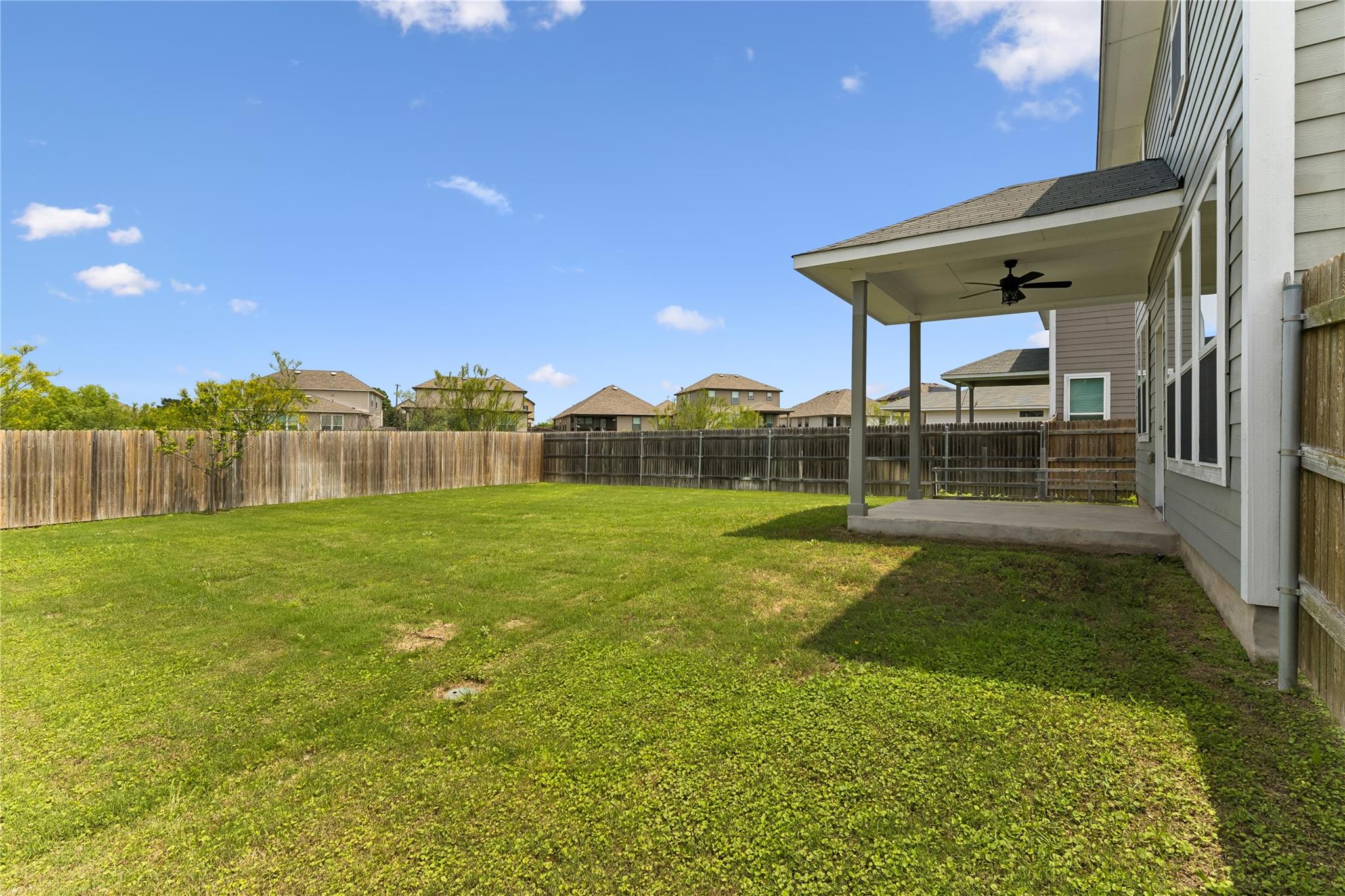 318 Schuylerville Dr, Elgin, TX 78621