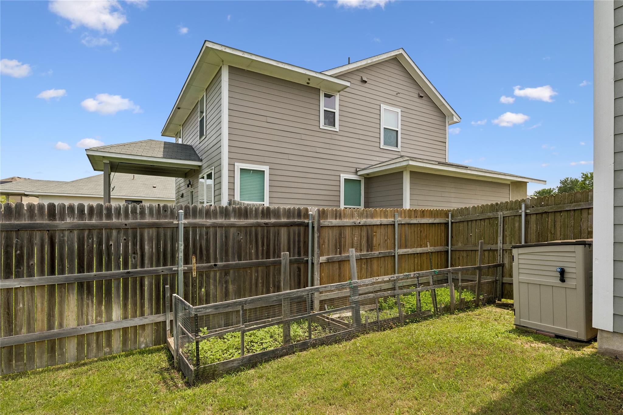 318 Schuylerville Dr, Elgin, TX 78621