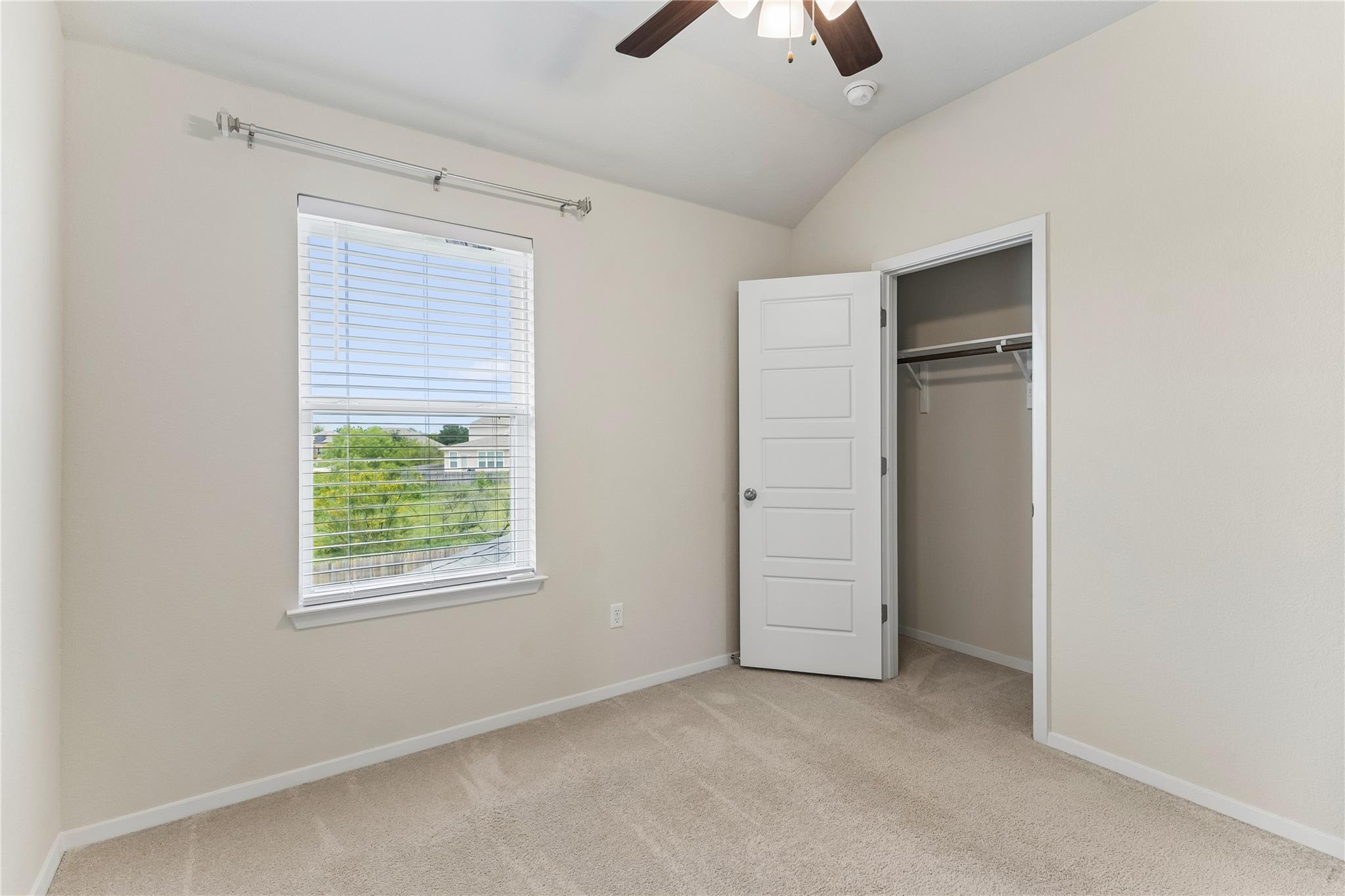 318 Schuylerville Dr, Elgin, TX 78621