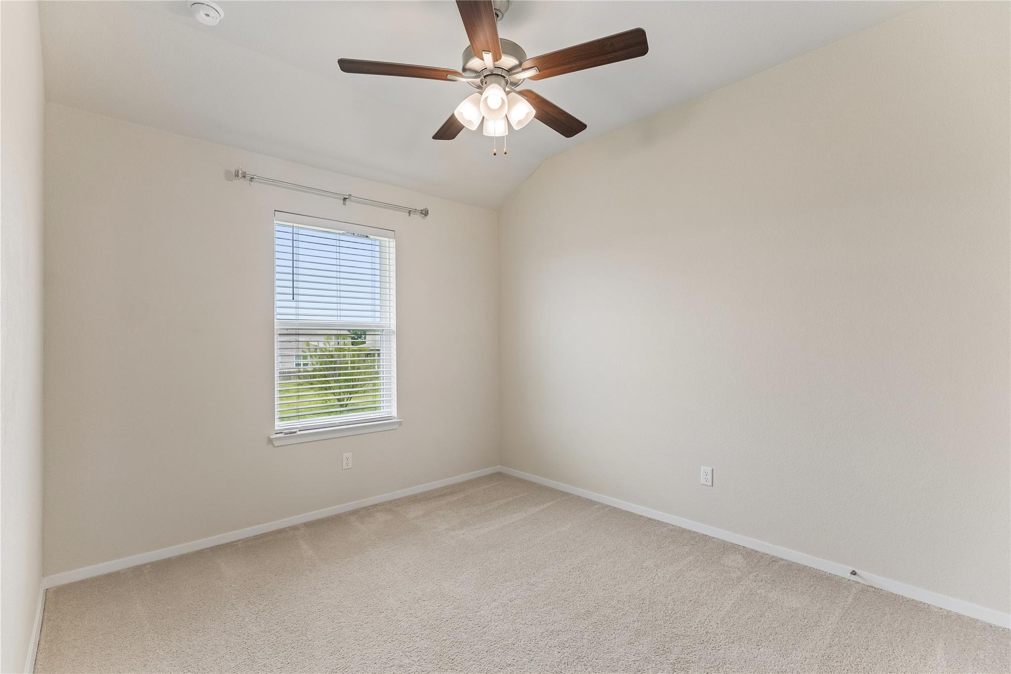 318 Schuylerville Dr, Elgin, TX 78621