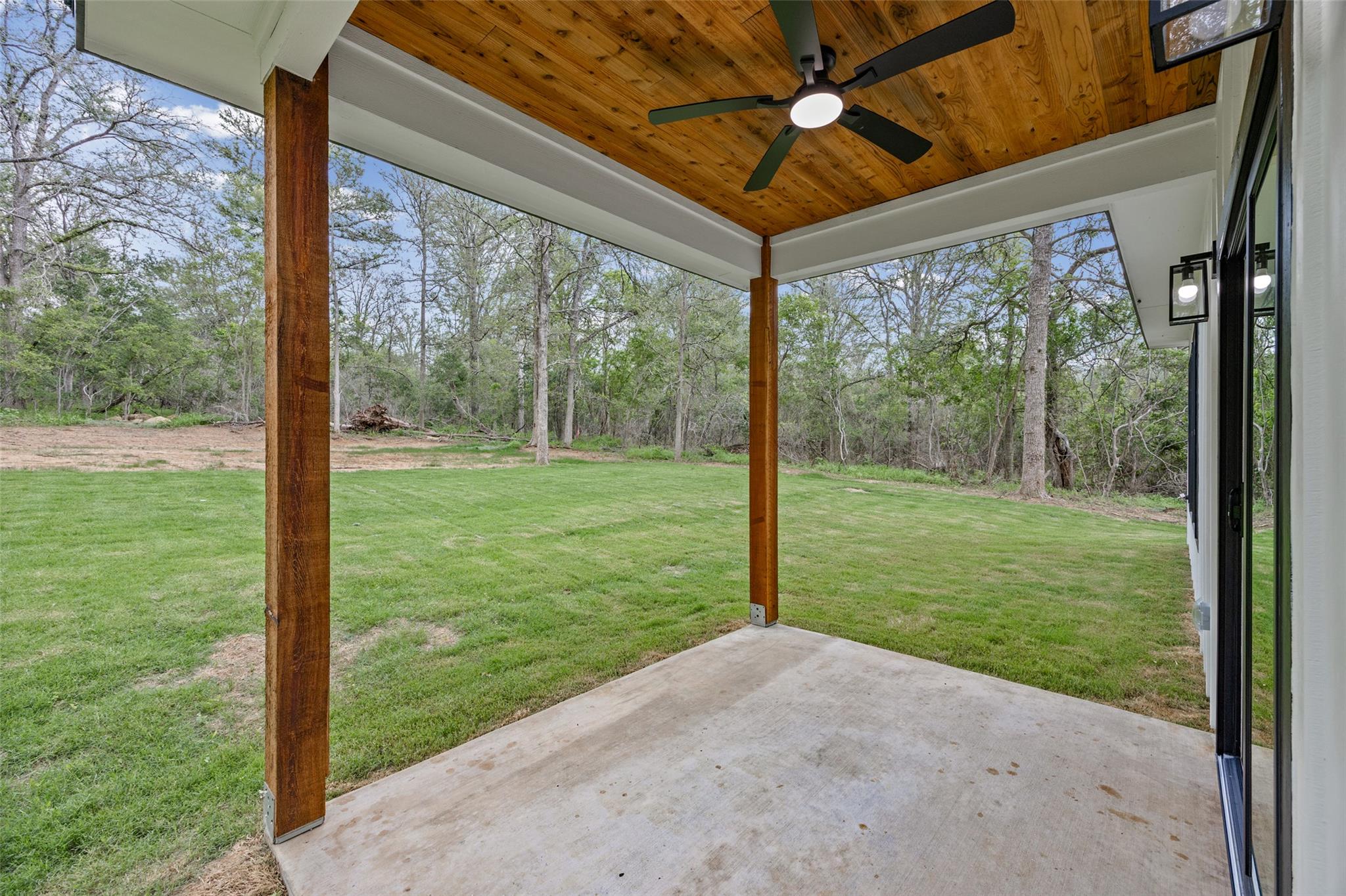 191 Heleakala Dr, Bastrop, TX 78602