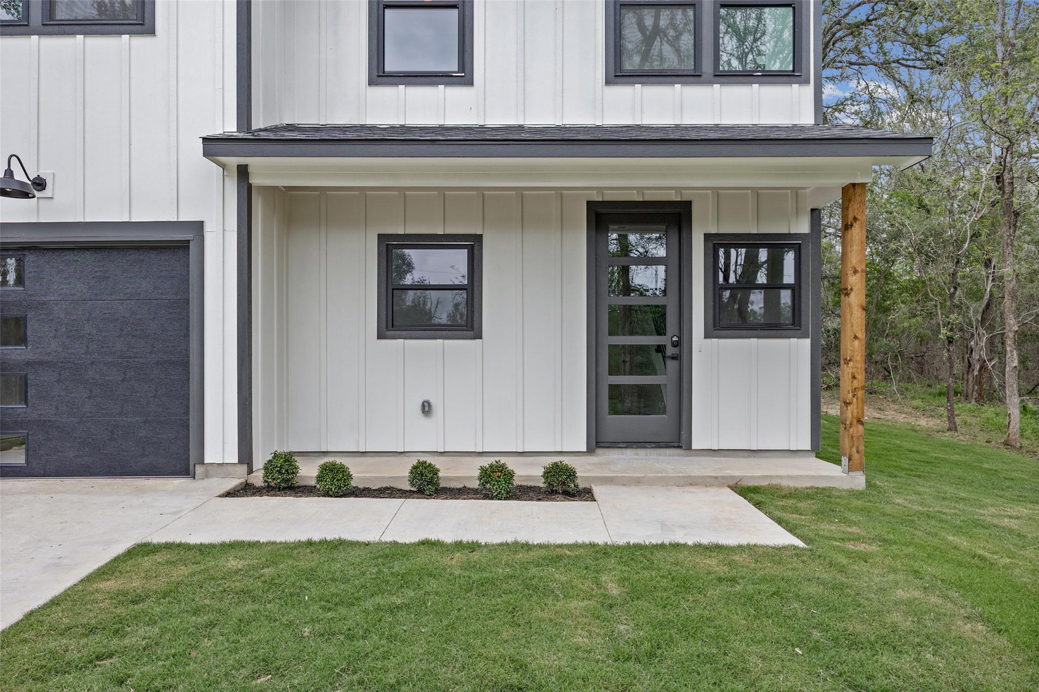 191 Heleakala Dr, Bastrop, TX 78602