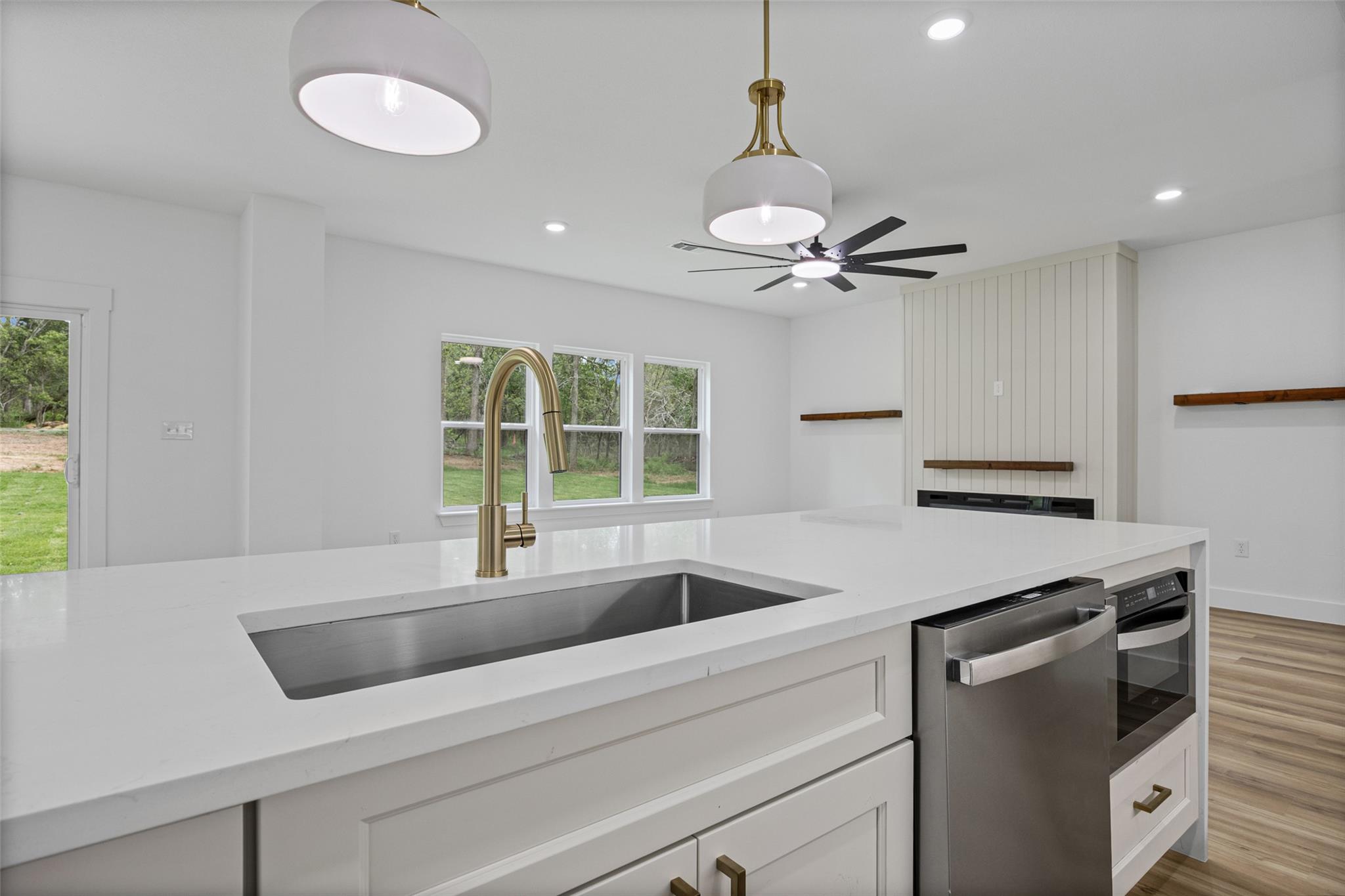 191 Heleakala Dr, Bastrop, TX 78602
