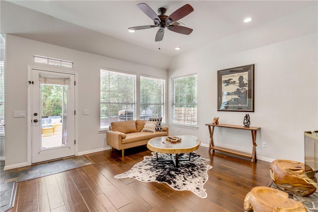 9935 Barbrook Dr, Austin, TX 78726