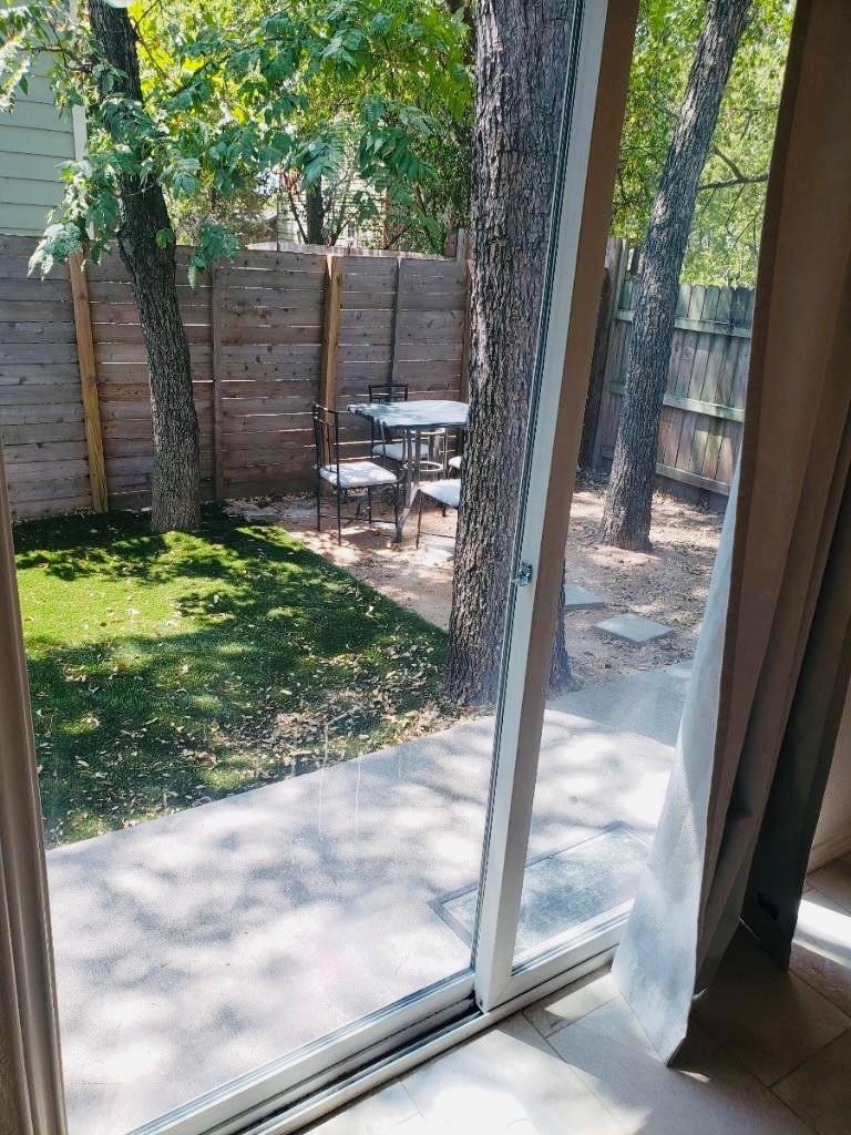 1606 Walnut Ave # B, Austin, TX 78702