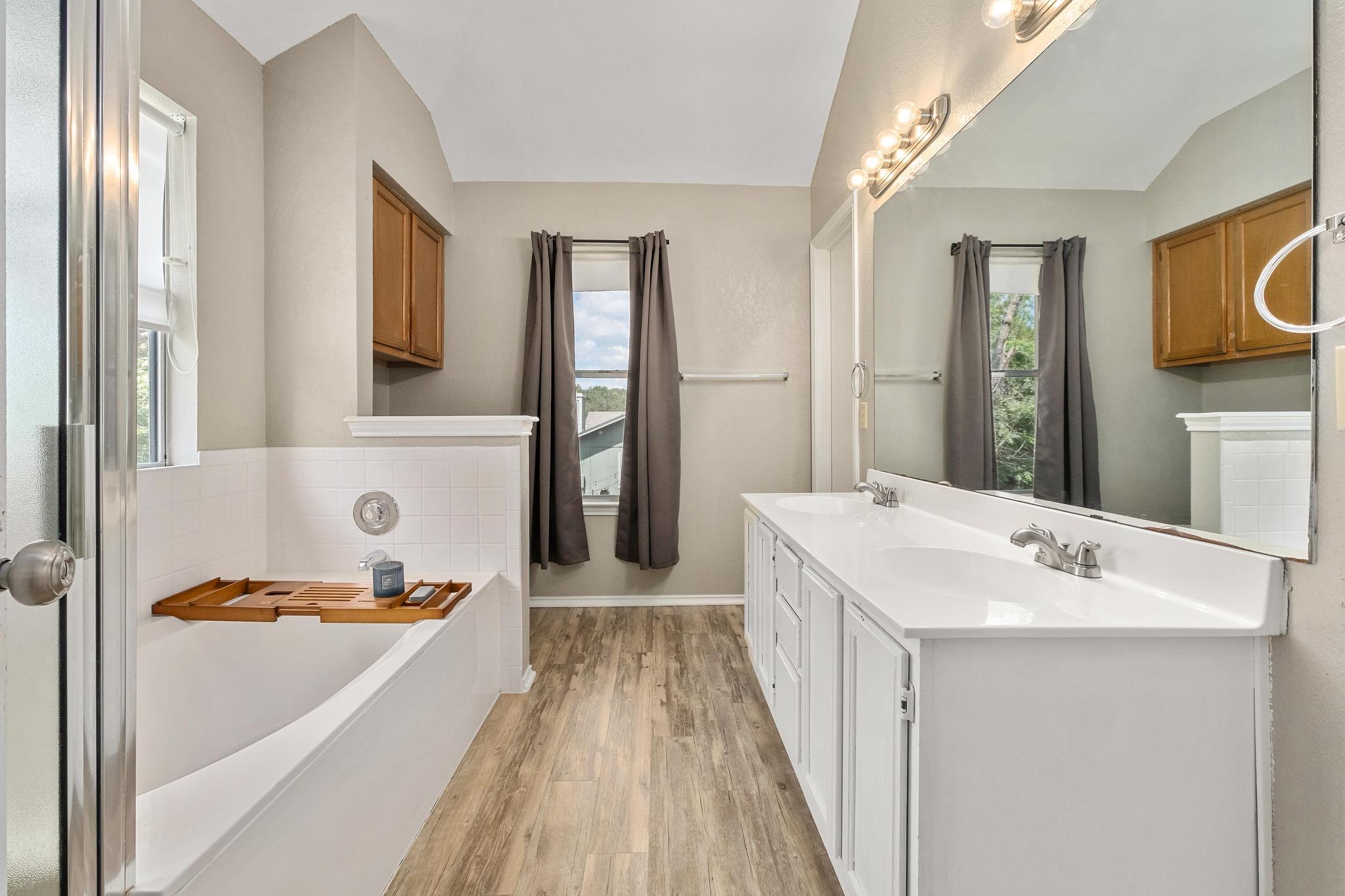 10512 Watchful Fox Dr, Austin, TX 78748