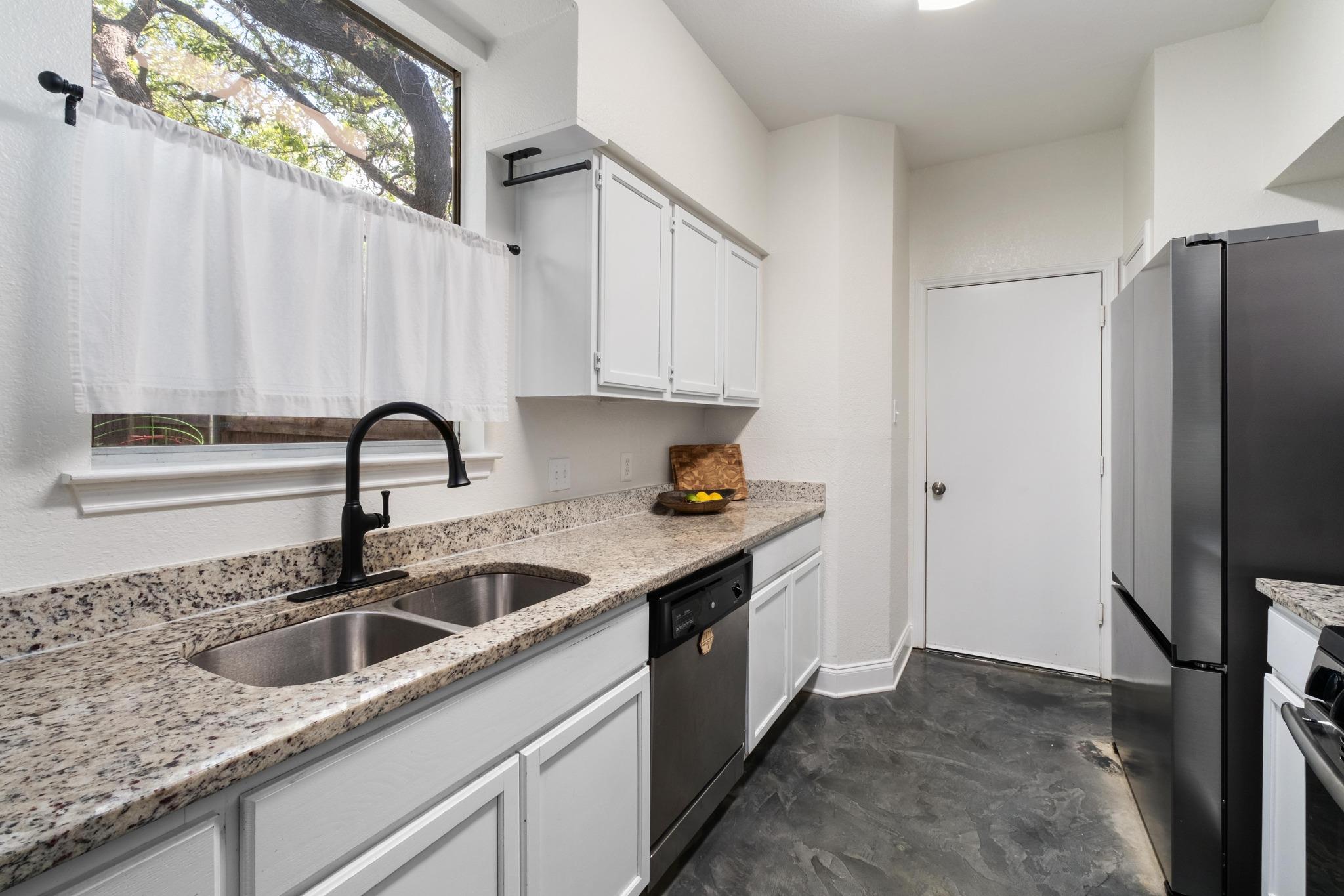 10512 Watchful Fox Dr, Austin, TX 78748