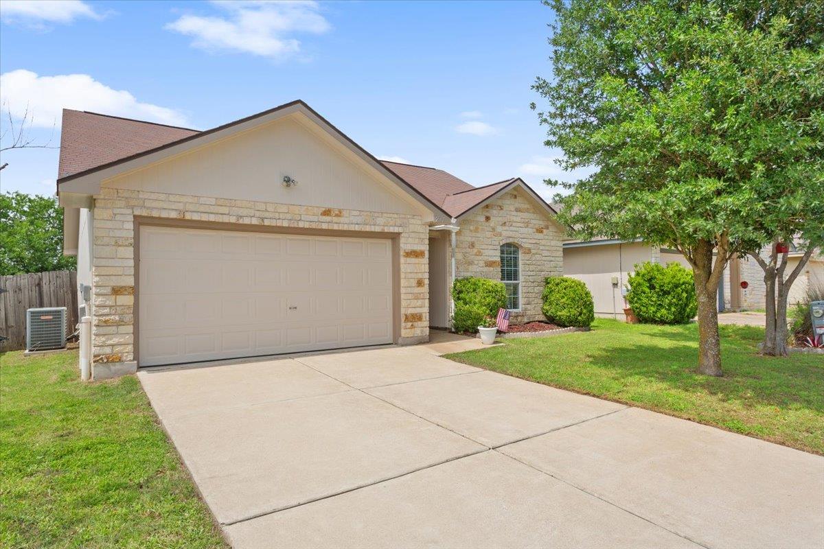 237 Moonstone Dr, Jarrell, TX 76537