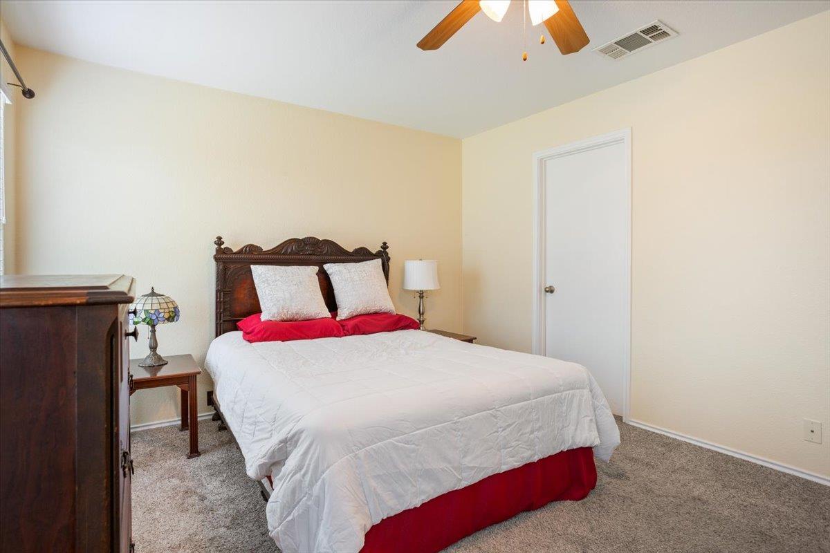 237 Moonstone Dr, Jarrell, TX 76537