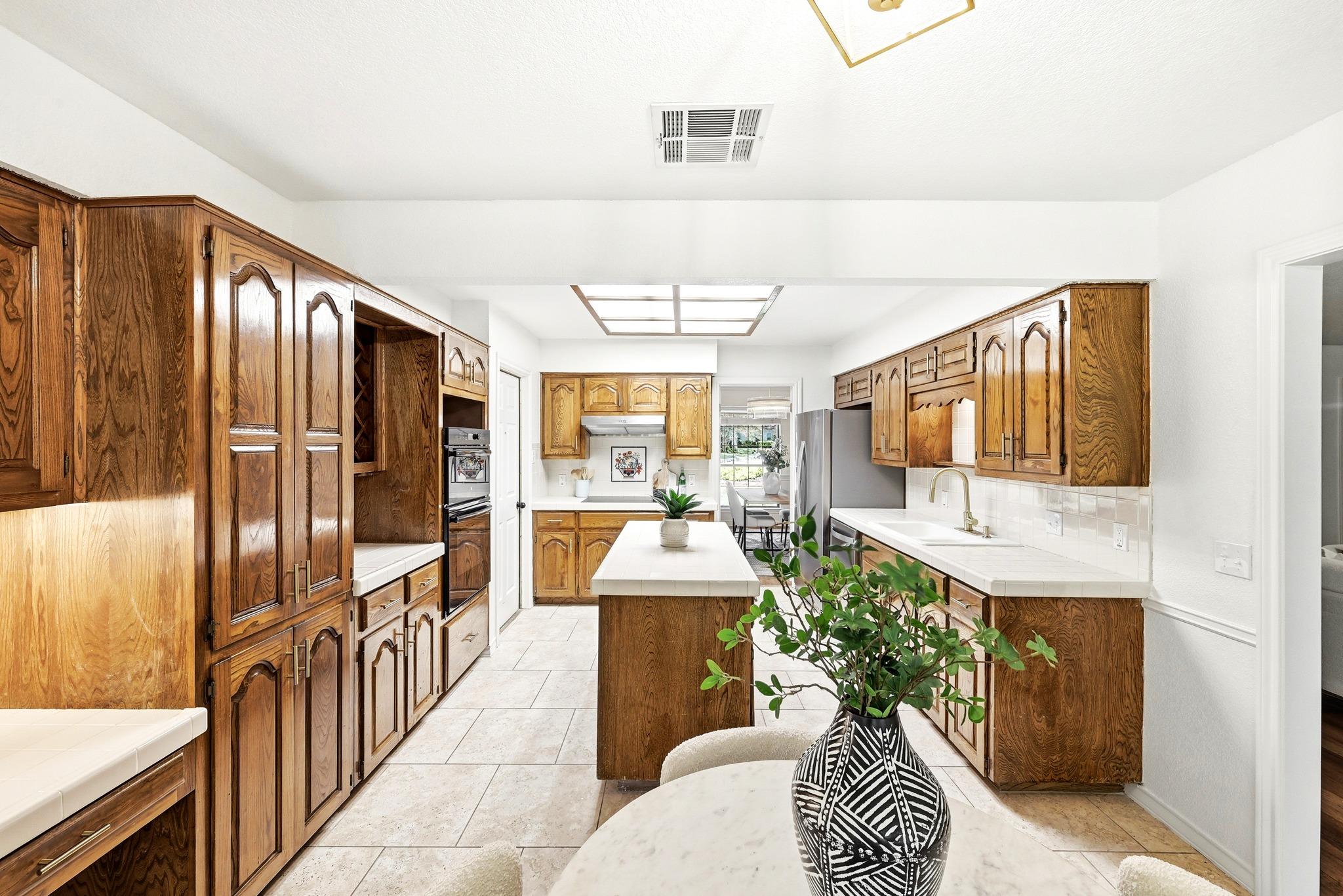 2107 Baltusrol Dr, Austin, TX 78747