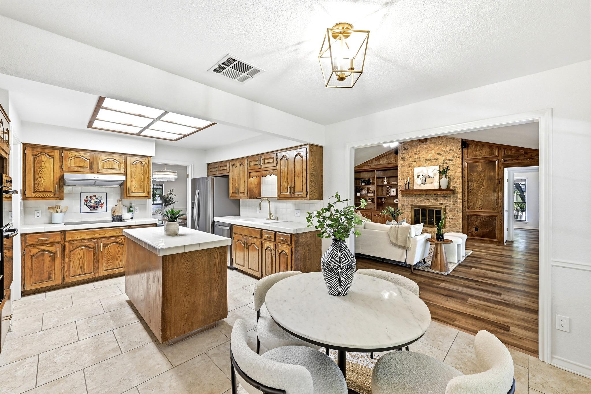 2107 Baltusrol Dr, Austin, TX 78747