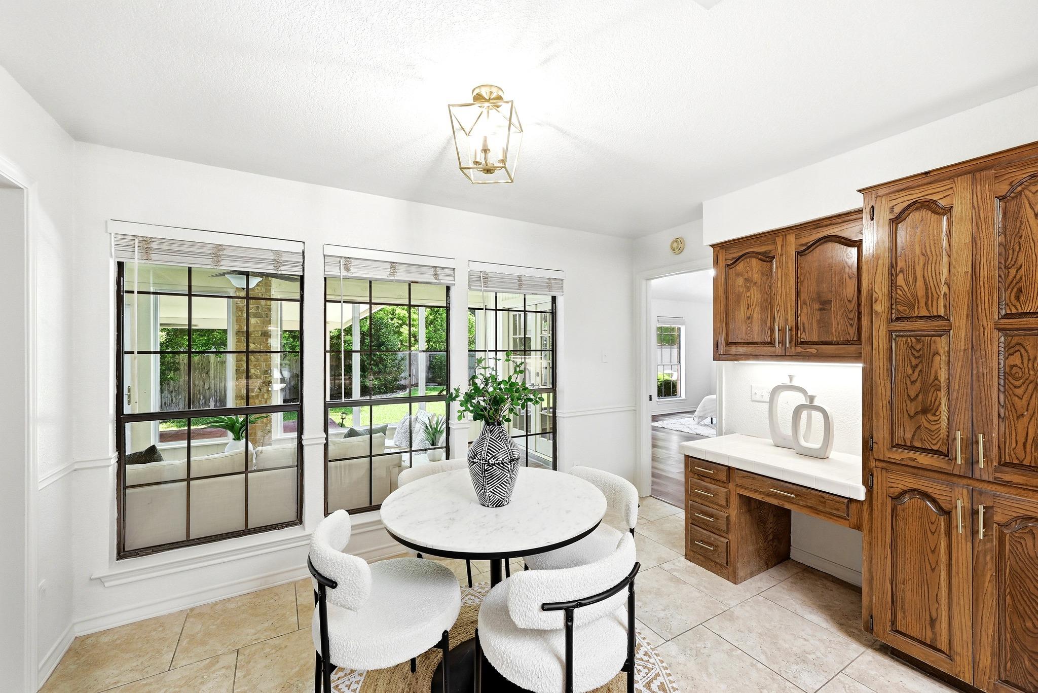 2107 Baltusrol Dr, Austin, TX 78747