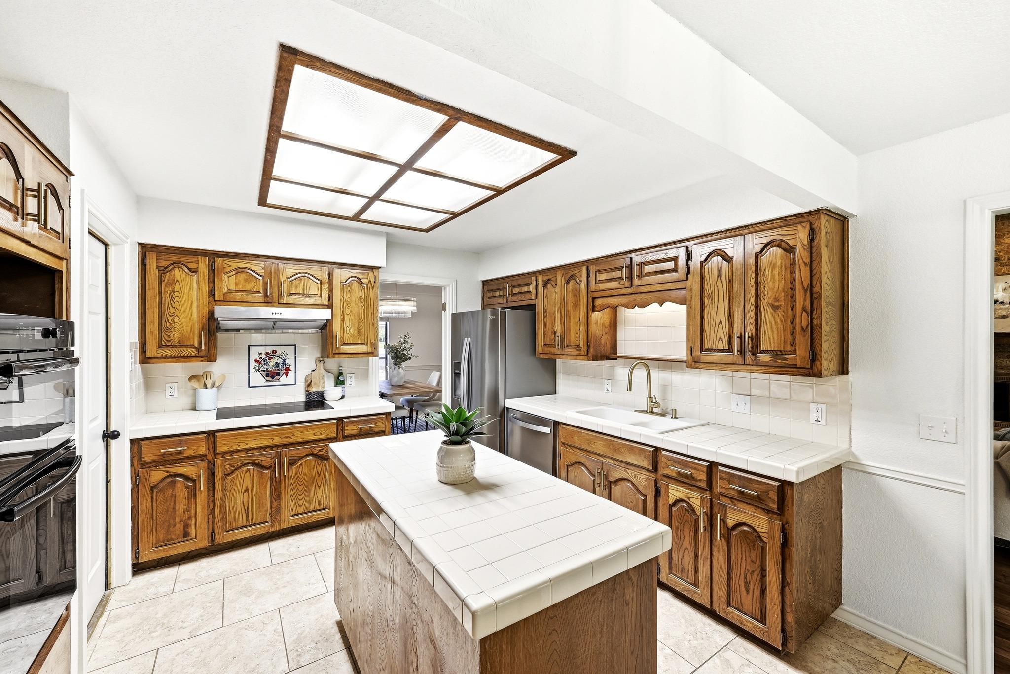 2107 Baltusrol Dr, Austin, TX 78747