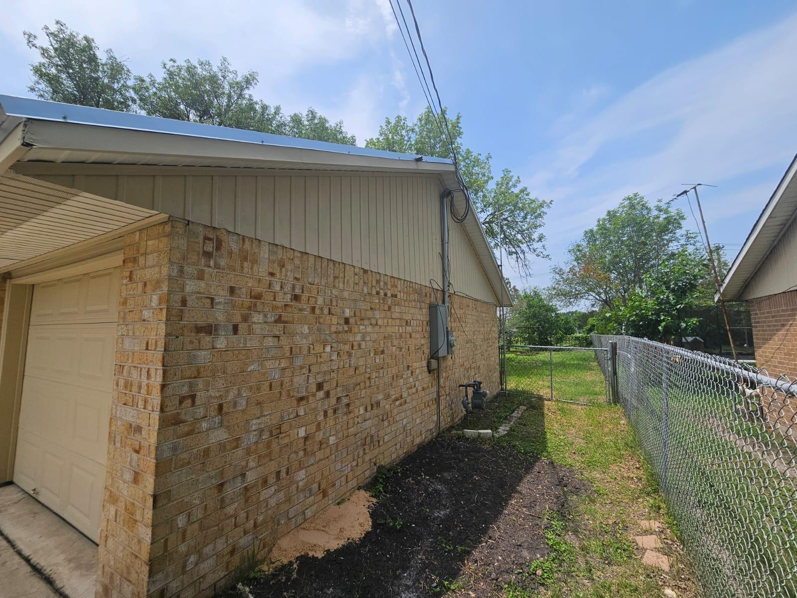 1401 Trinity St, Lockhart, TX 78644