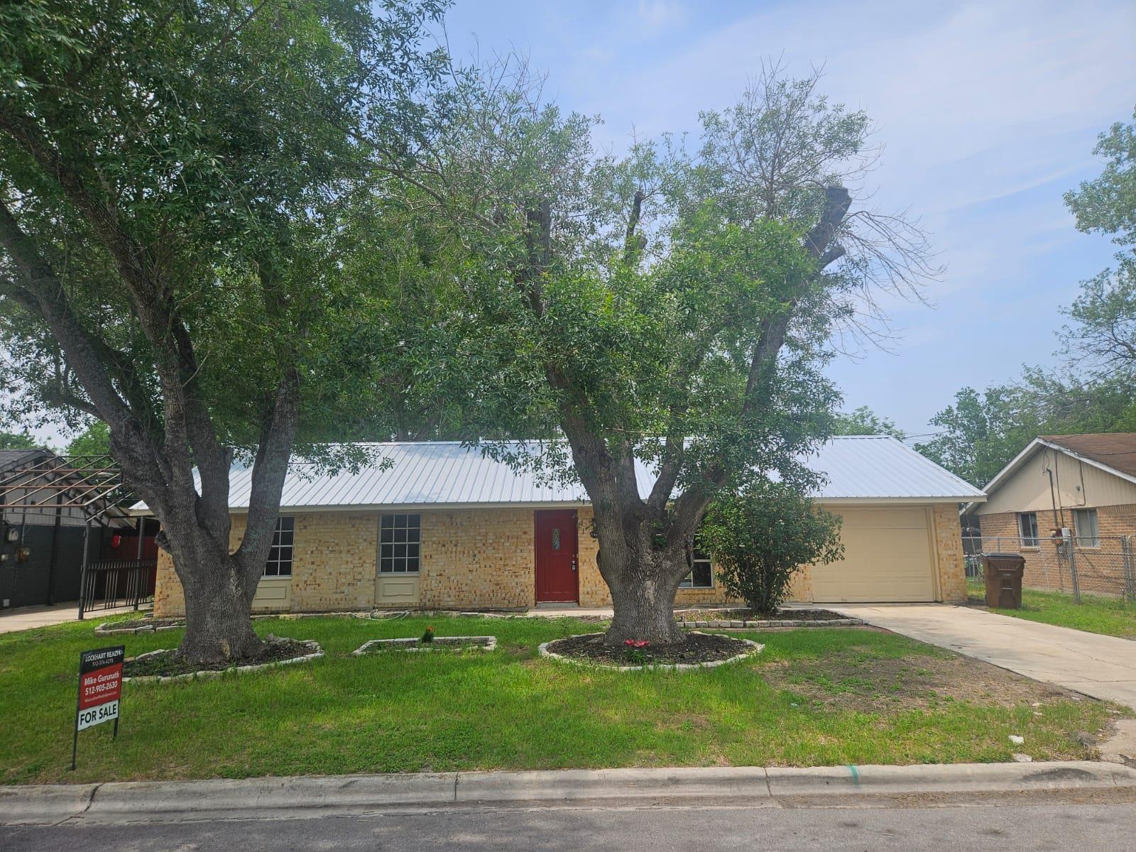 1401 Trinity St, Lockhart, TX 78644