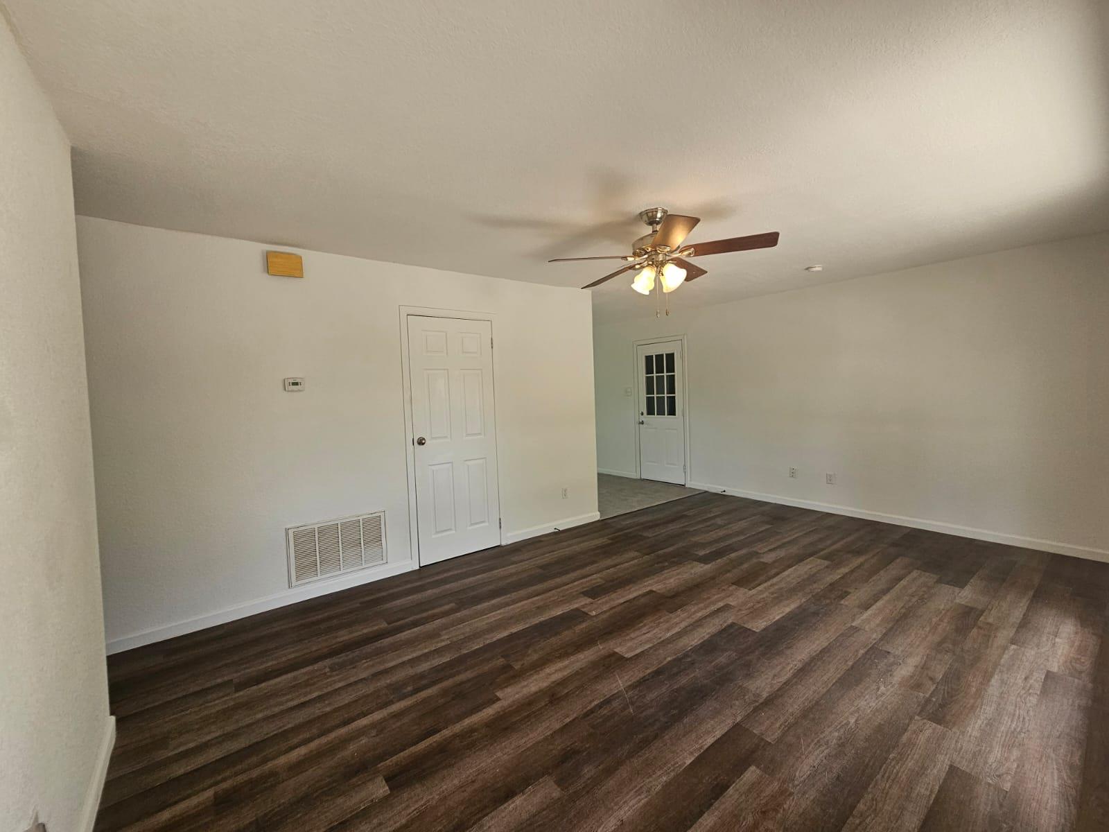 1401 Trinity St, Lockhart, TX 78644