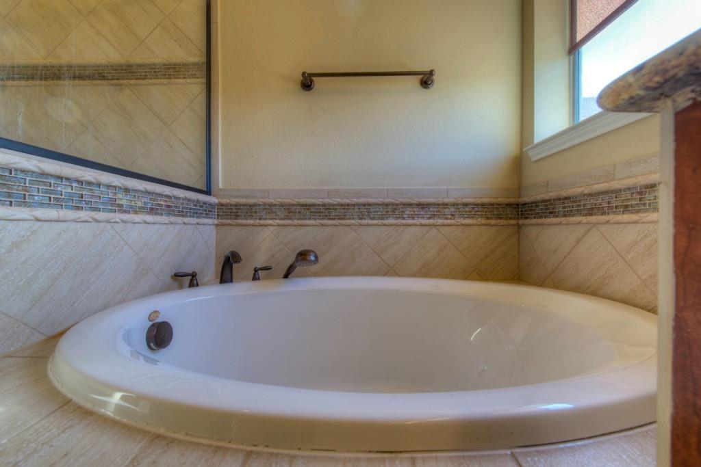 12333 Fairway Cv, Austin, TX 78732