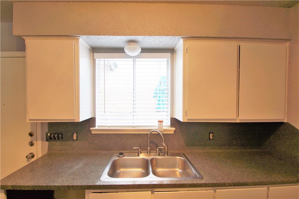 1320 Southport Dr # B, Austin, TX 78704