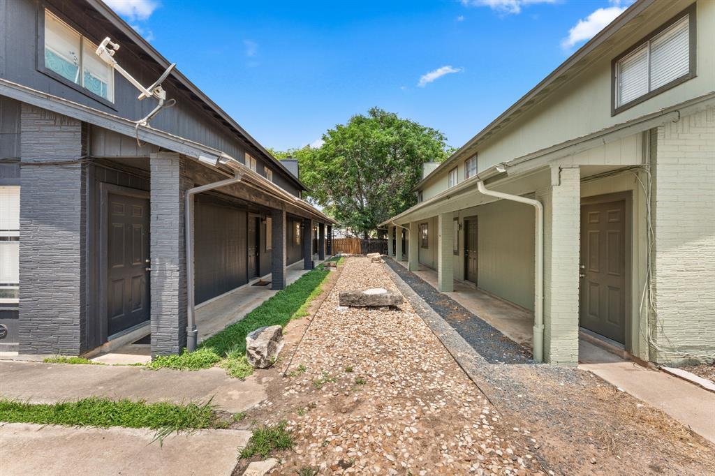 1320 Southport Dr # B, Austin, TX 78704